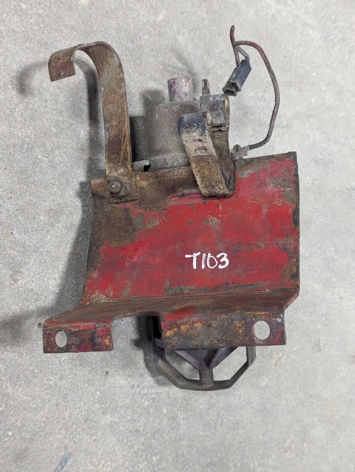 Ether Bracket Assembly IH International 121842C91 104412C2 USED