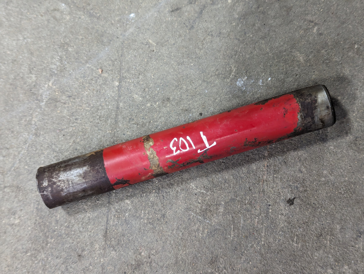 Hydraulic Oil Filler Tube IH International 104051C1 USED