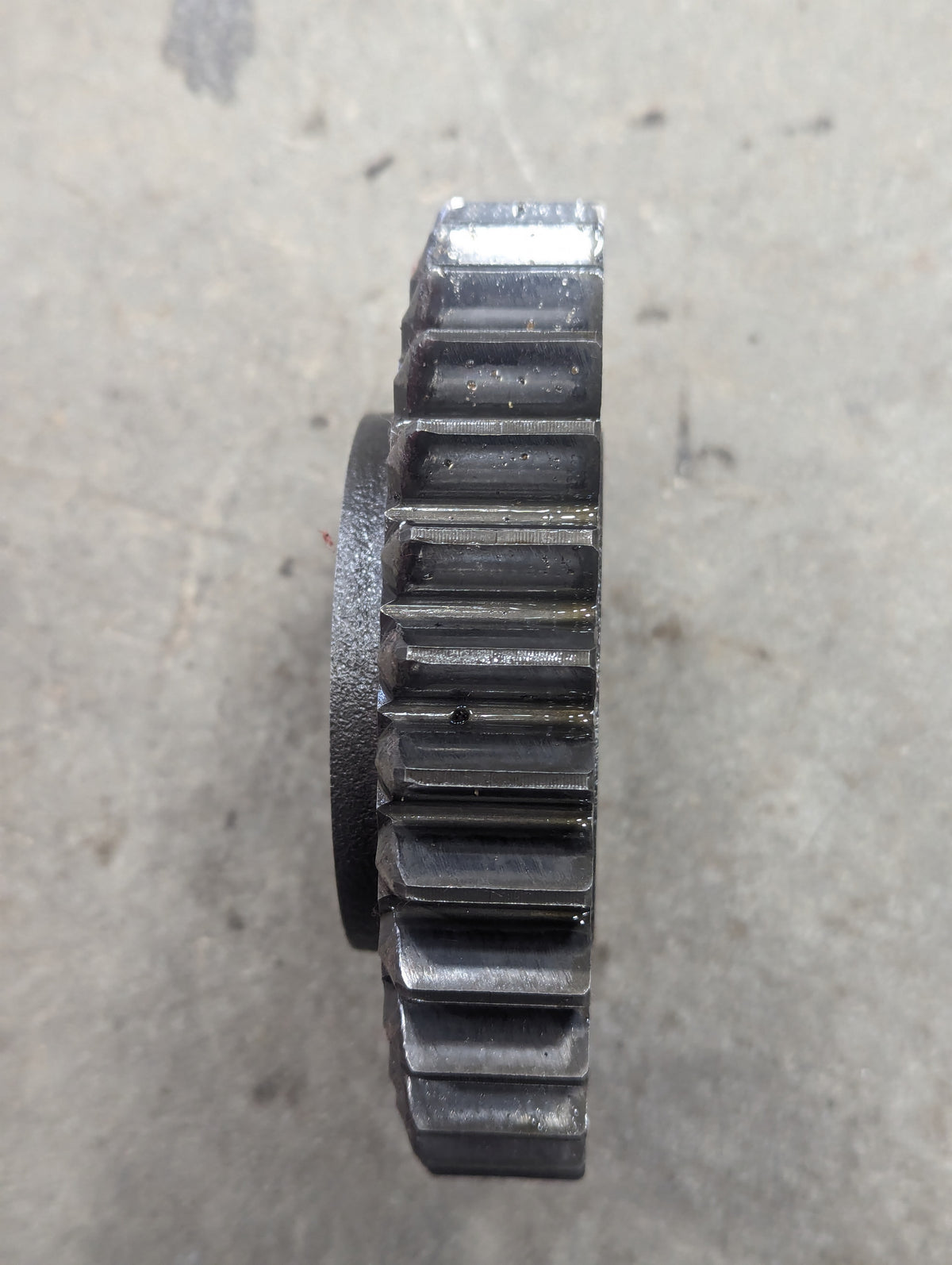 2nd Speed Drive Gear IH International 528672R1 USED