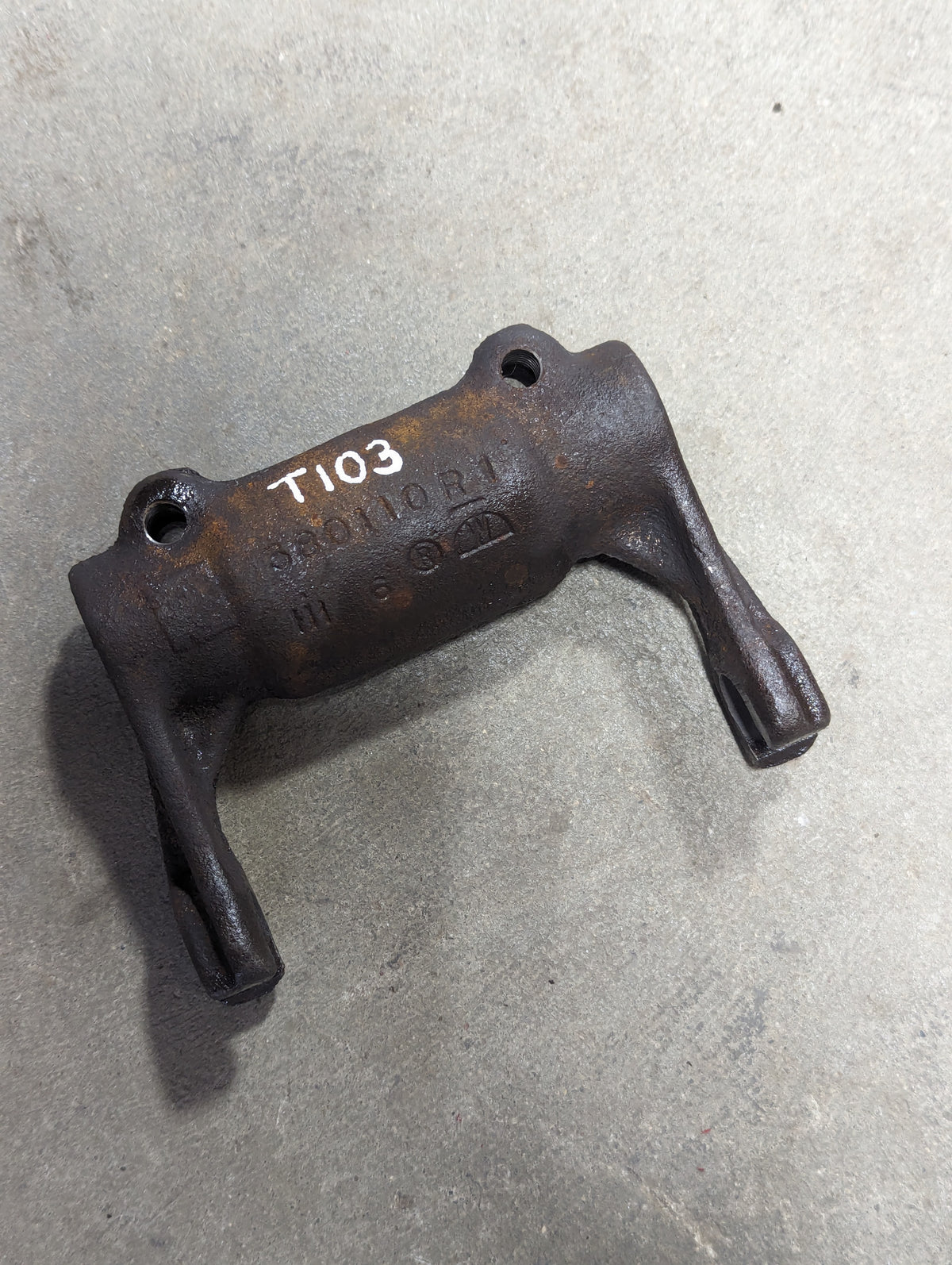 Clutch Release Fork IH International 380110R1 USED