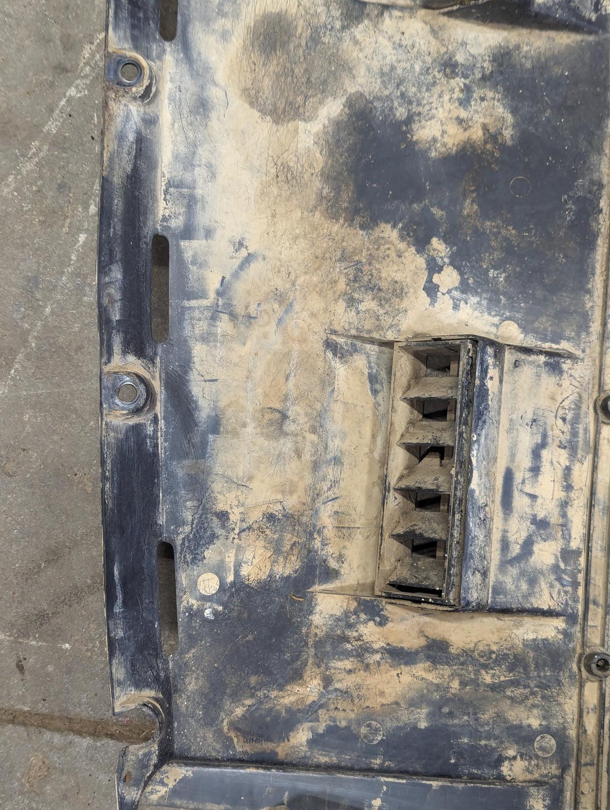 Front Headliner IH International 118194C2 11829C94 USED