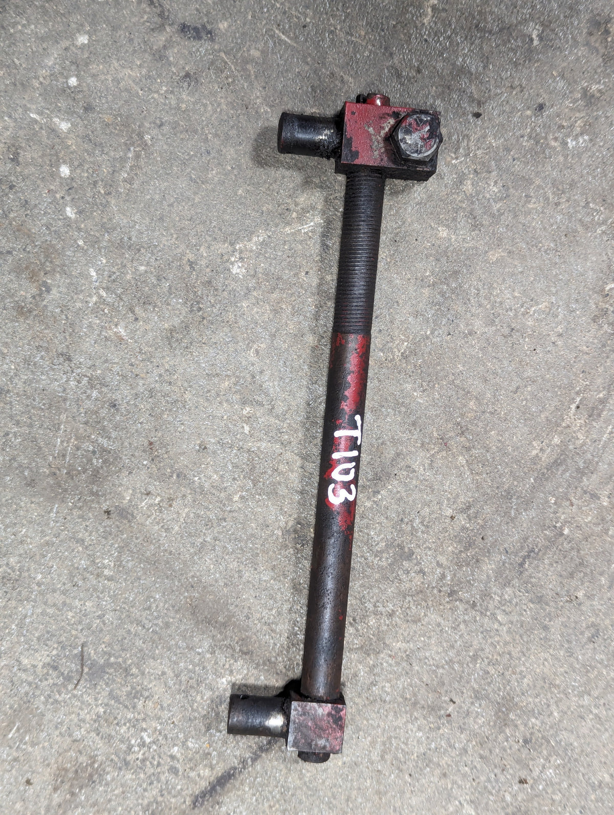 Clutch Adjusting Screw IH International 120207C1 USED