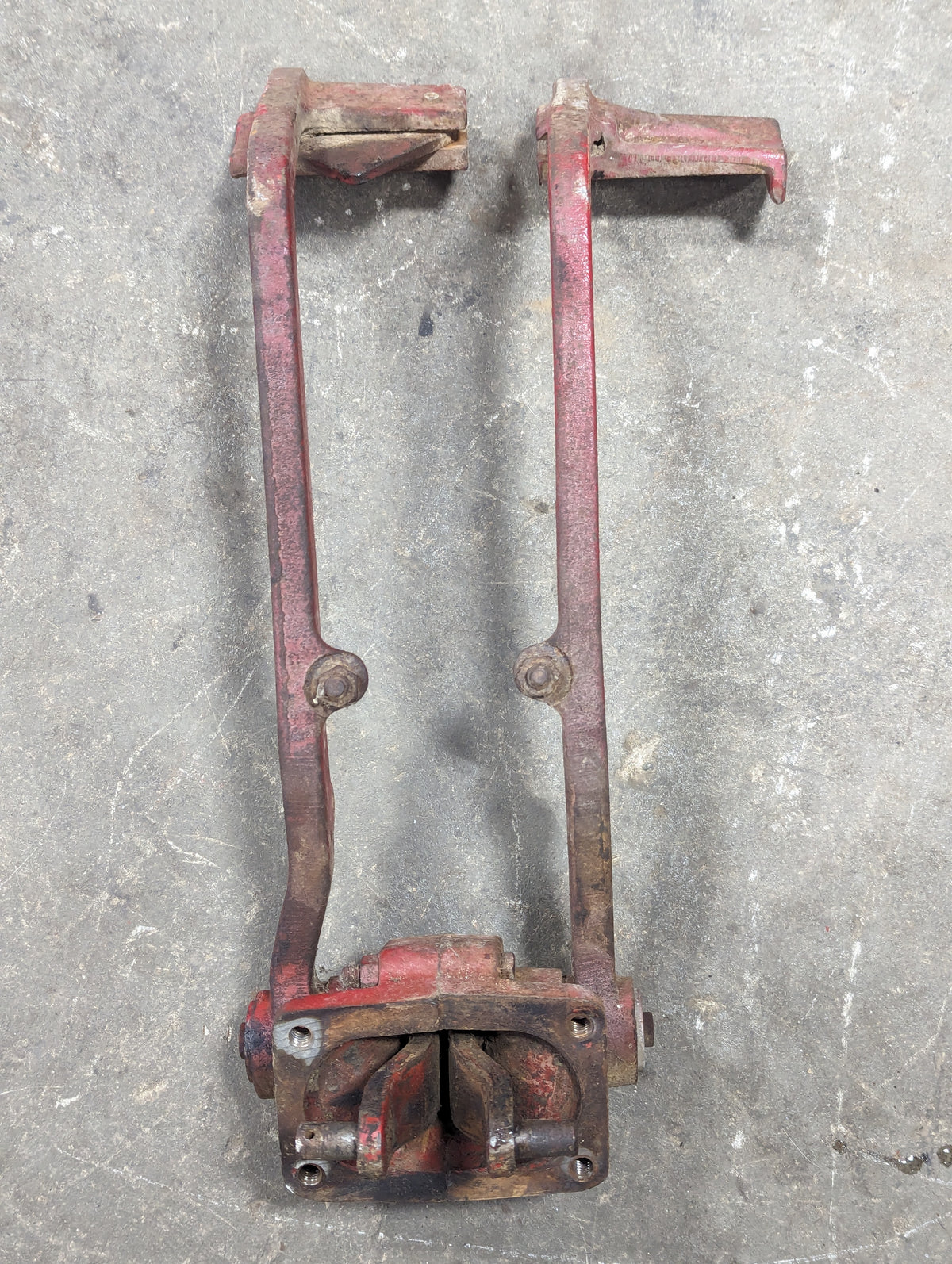 Brake Pedal Assembly IH International 103953C1 103955C1 USED