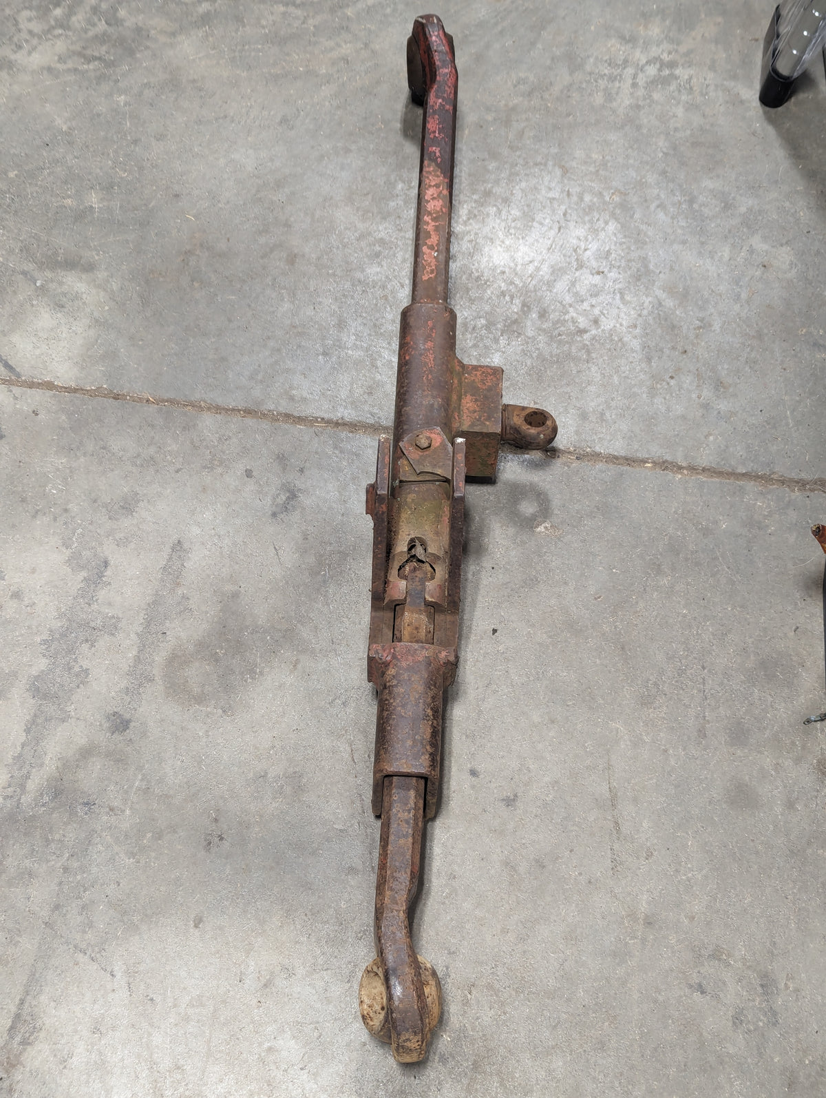 Cat 3 Right Lower Link Hitch Arm IH International 109084C91 398396R3 109080C91 USED