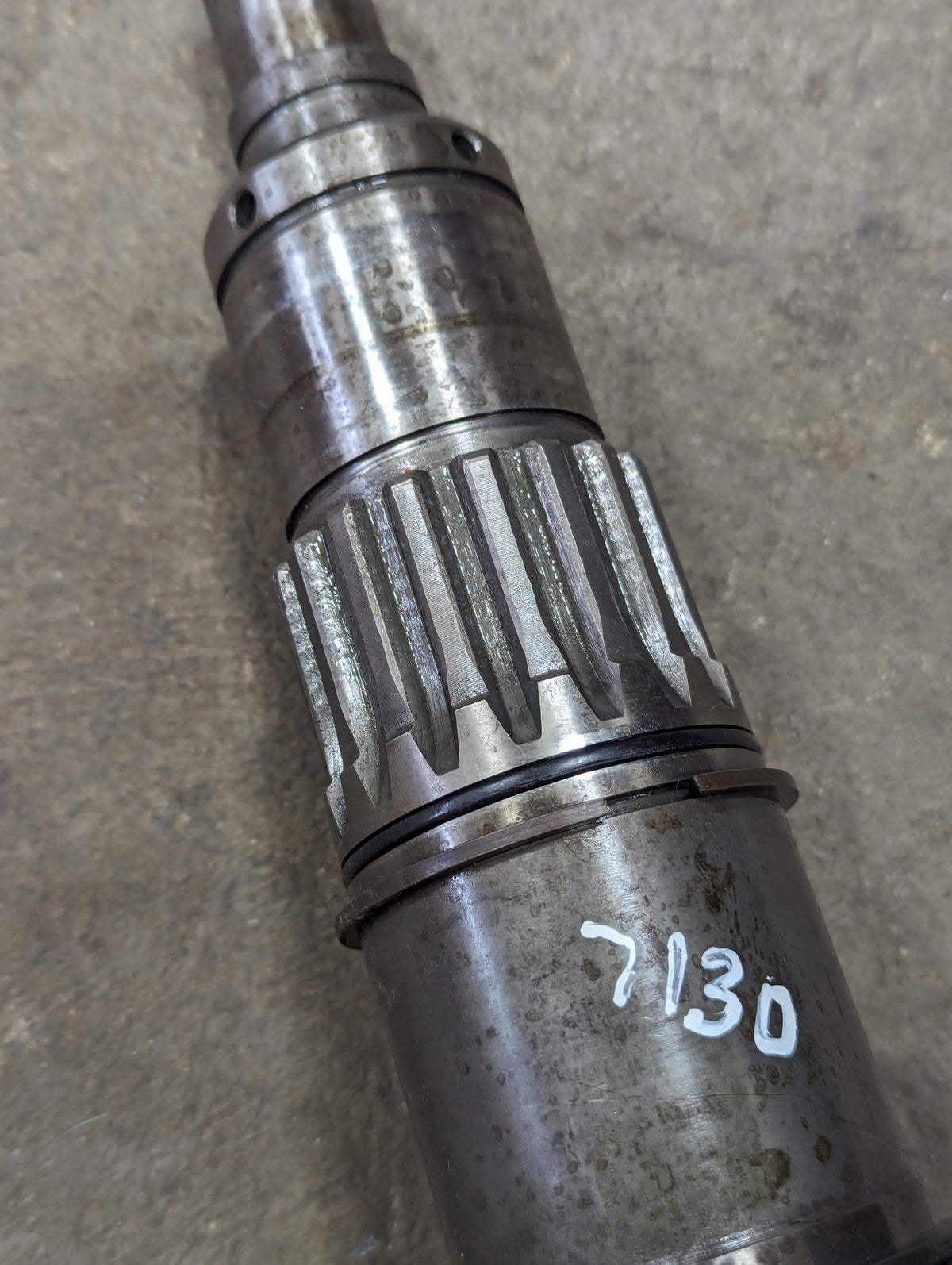 PTO Output Shaft IH International 92500C1 USED