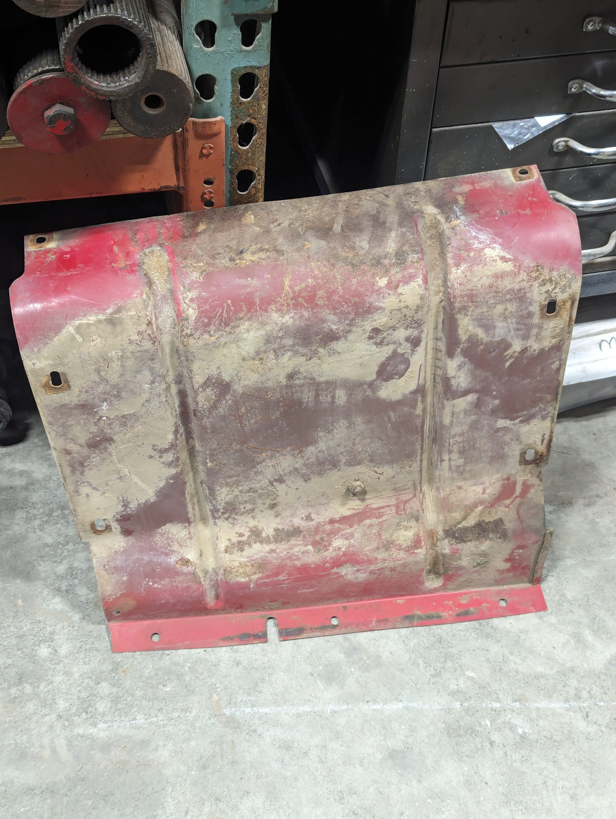 Lower Heat Shield IH International 396493R1 USED