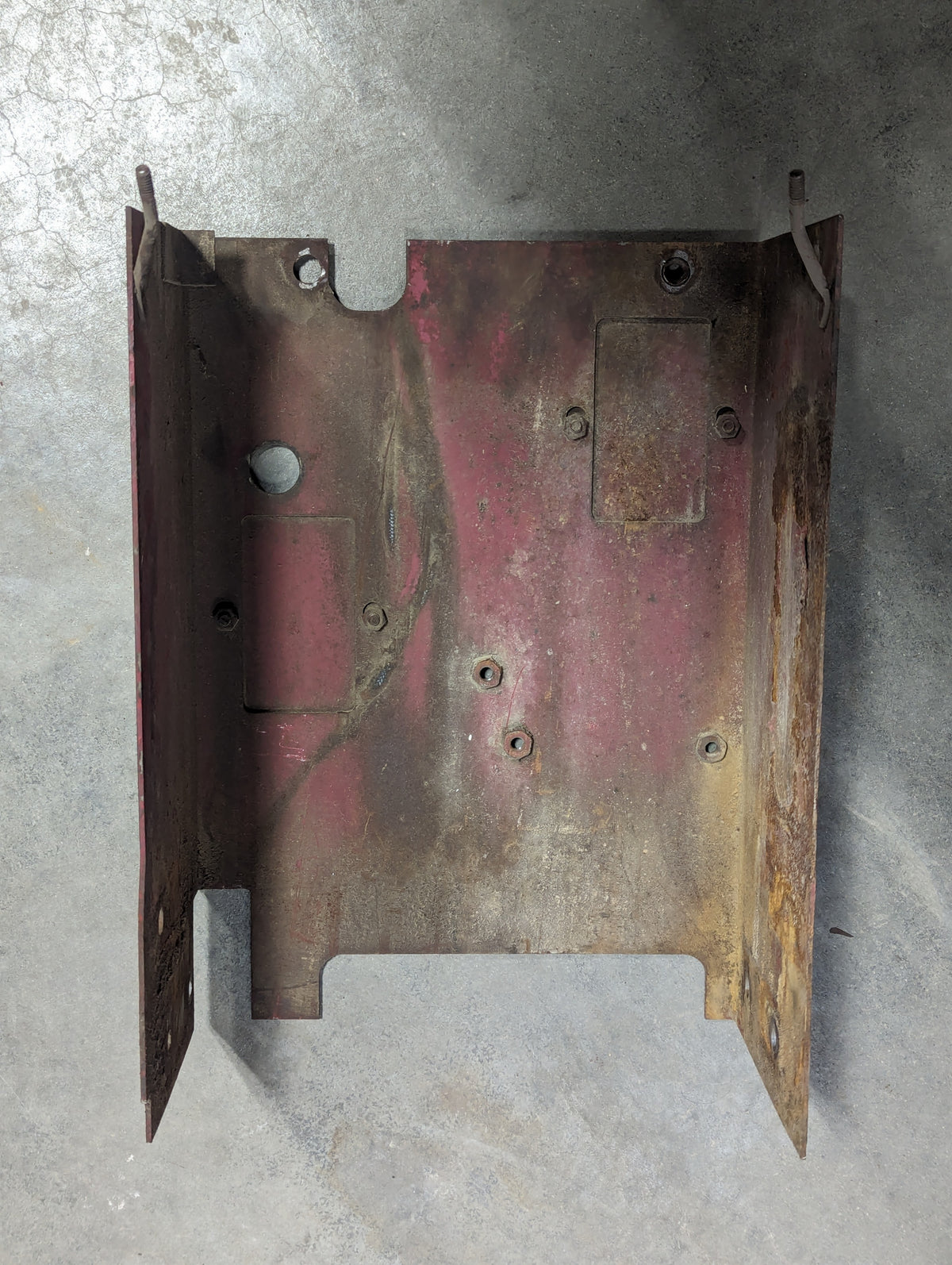 Lower Steering Support IH International 394143R2 USED