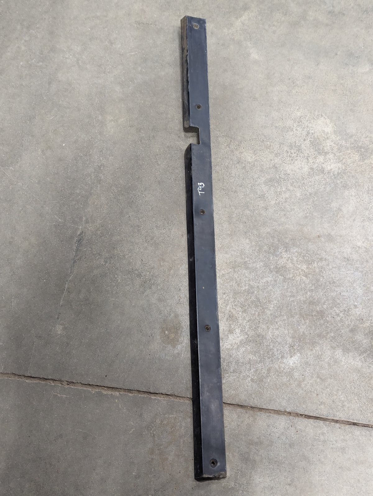 Left Headliner Retainer IH International 109505C1 USED