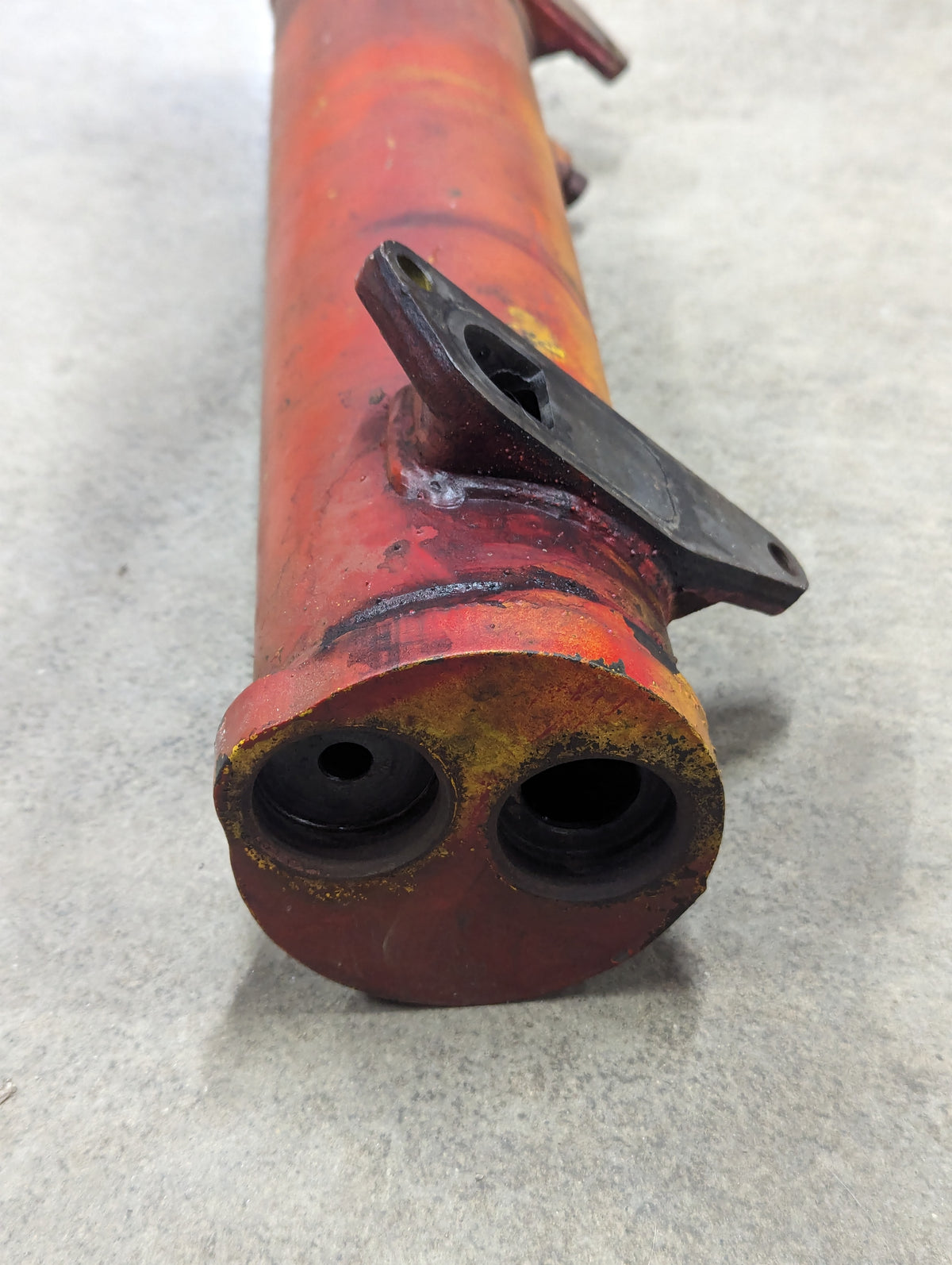 Engine Oil Cooler IH International 690884C2 680239C2 1815568C91 1810171C2 USED