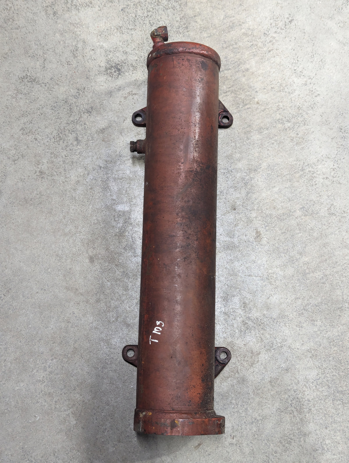 Engine Oil Cooler IH International 690884C2 680239C2 1815568C91 1810171C2 USED