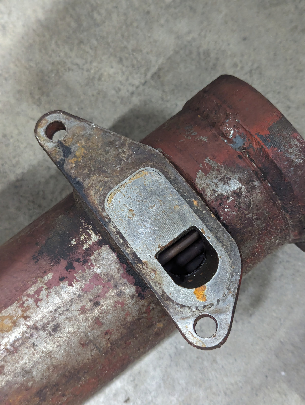 Engine Oil Cooler IH International 690884C2 680239C2 1815568C91 1810171C2 USED