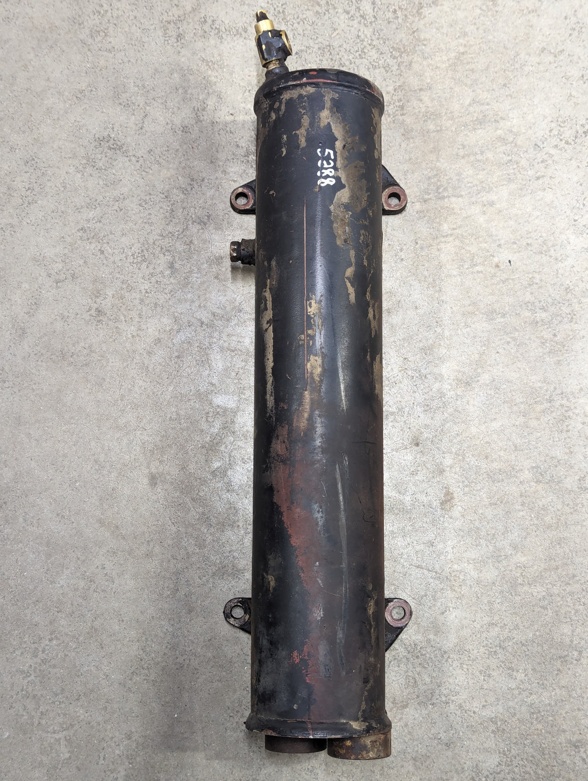 Engine Oil Cooler IH International 690884C2 680239C2 1815568C91 1810171C2 USED