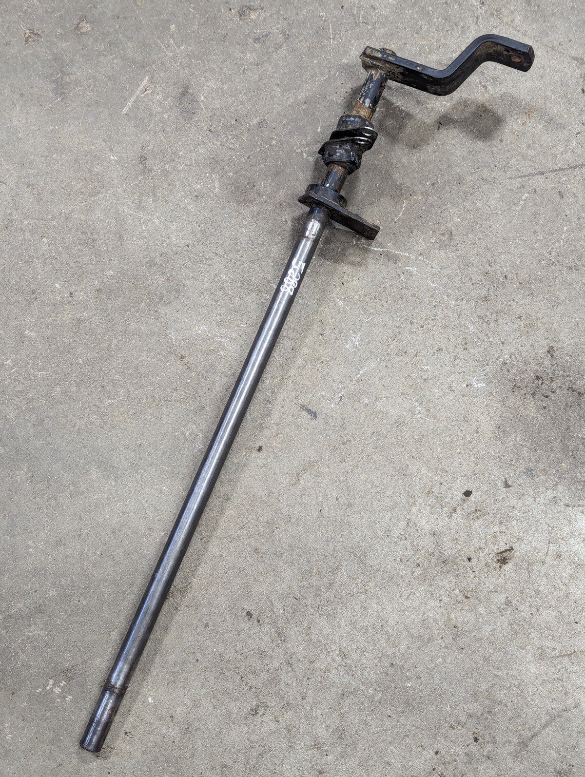 Hi Mid Range Pivot Shaft IH International 1251569C2 1281553C1 USED