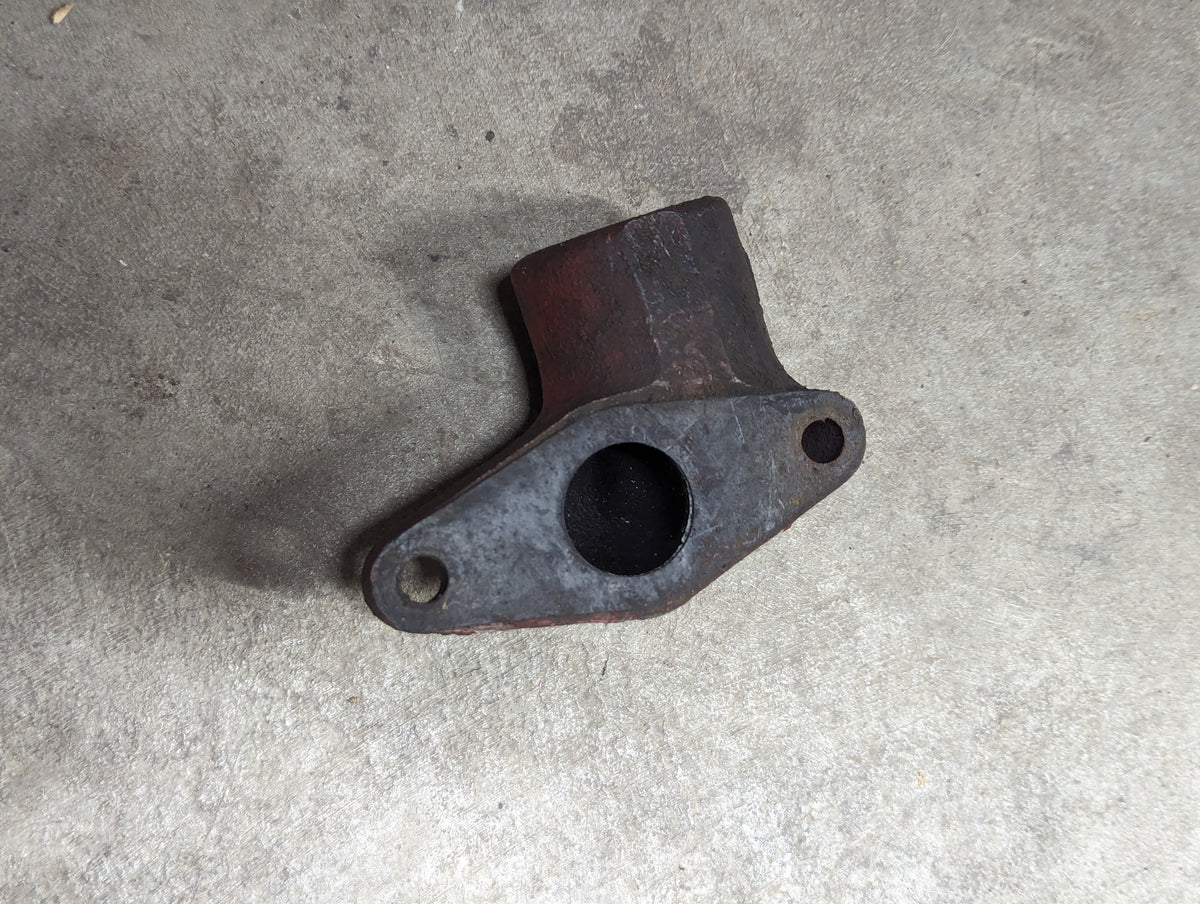 Engine Oil Elbow IH International 607262C1 USED