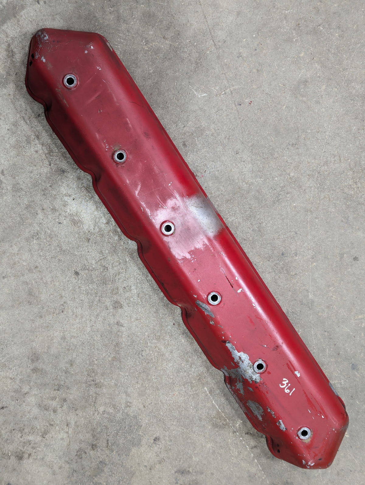 Valve Cover IH International 601390C2 328679R2 USED