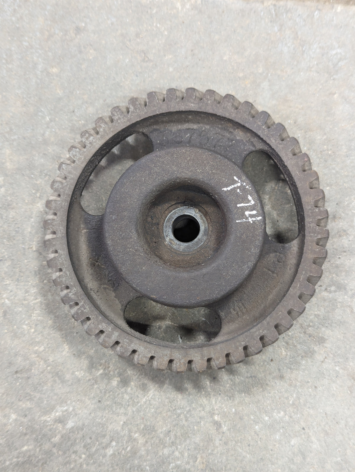 Idler Gear & Hub IH International 367577R1 530973R1 USED