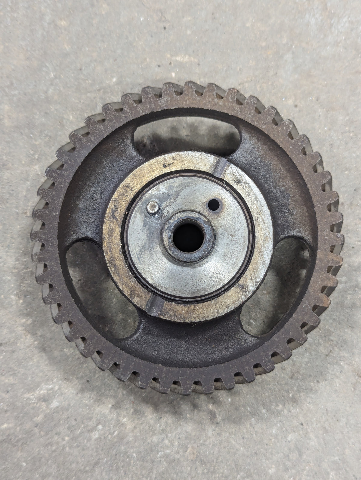 Idler Gear & Hub IH International 367577R1 530973R1 USED