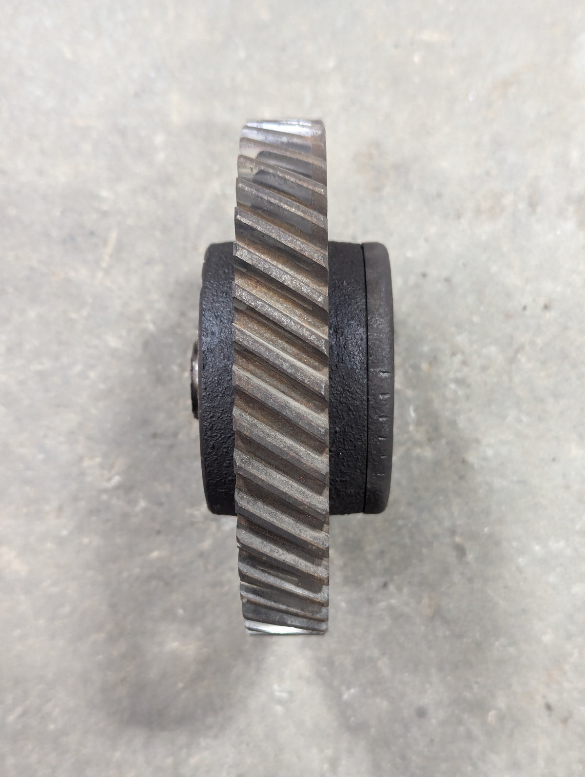 Idler Gear & Hub IH International 367577R1 530973R1 USED