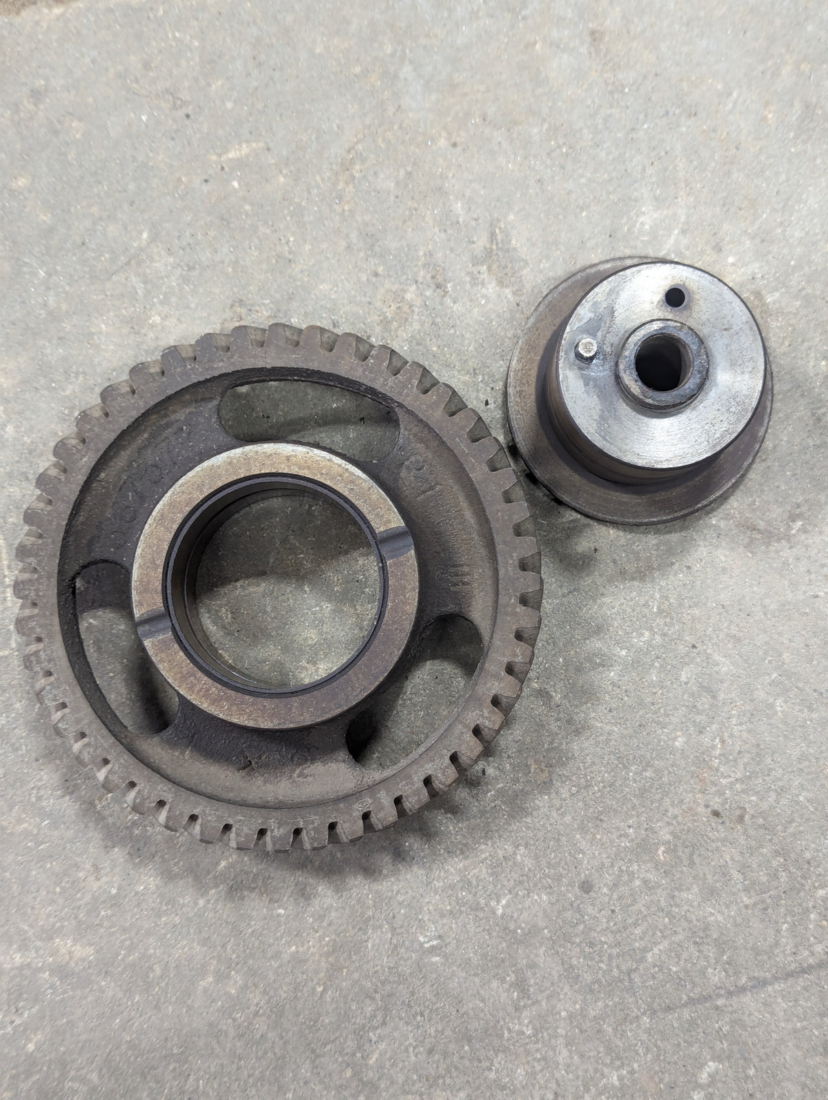 Idler Gear & Hub IH International 367577R1 530973R1 USED