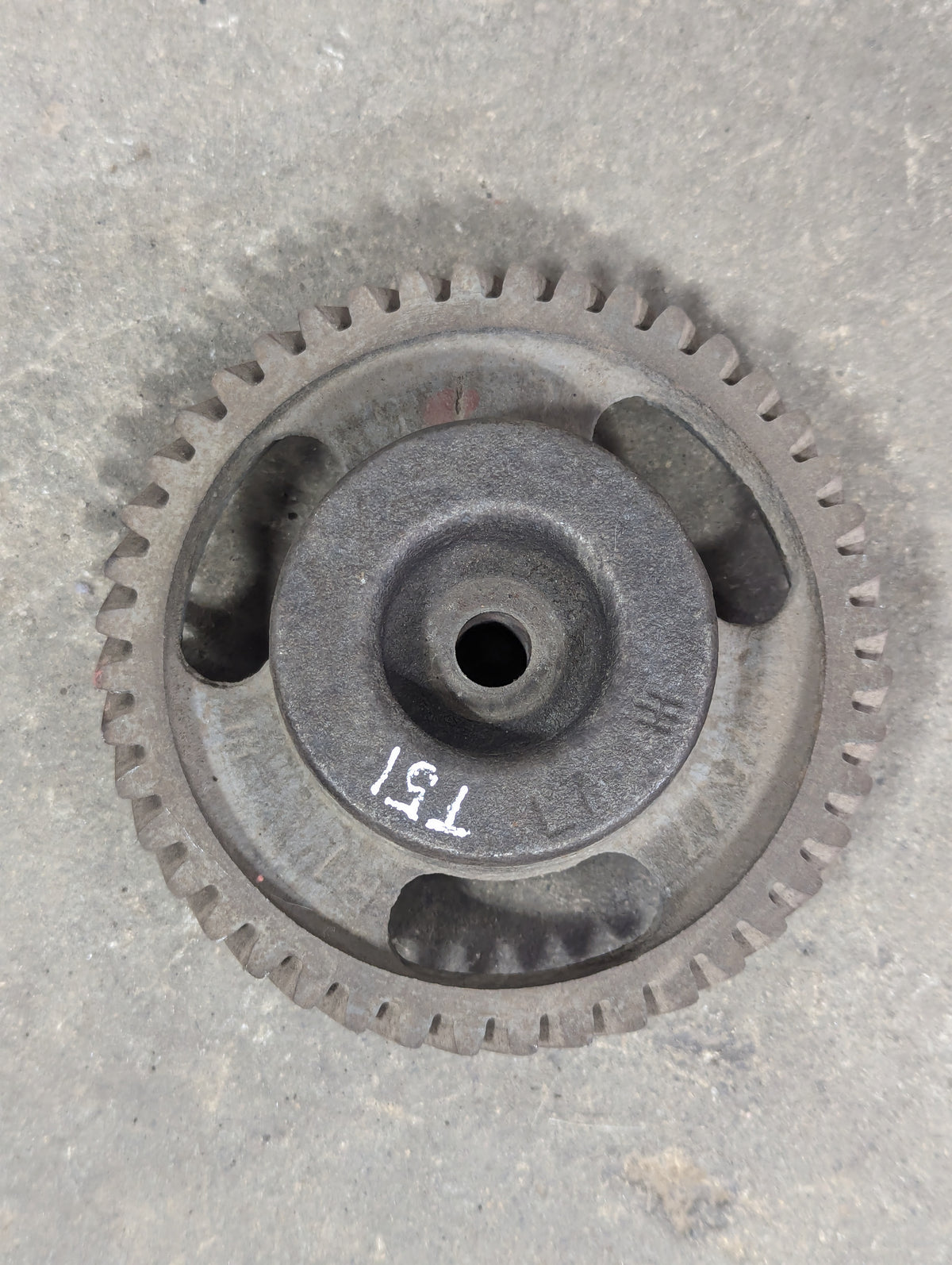 Idler Gear & Hub IH International 367577R1 530973R1 USED