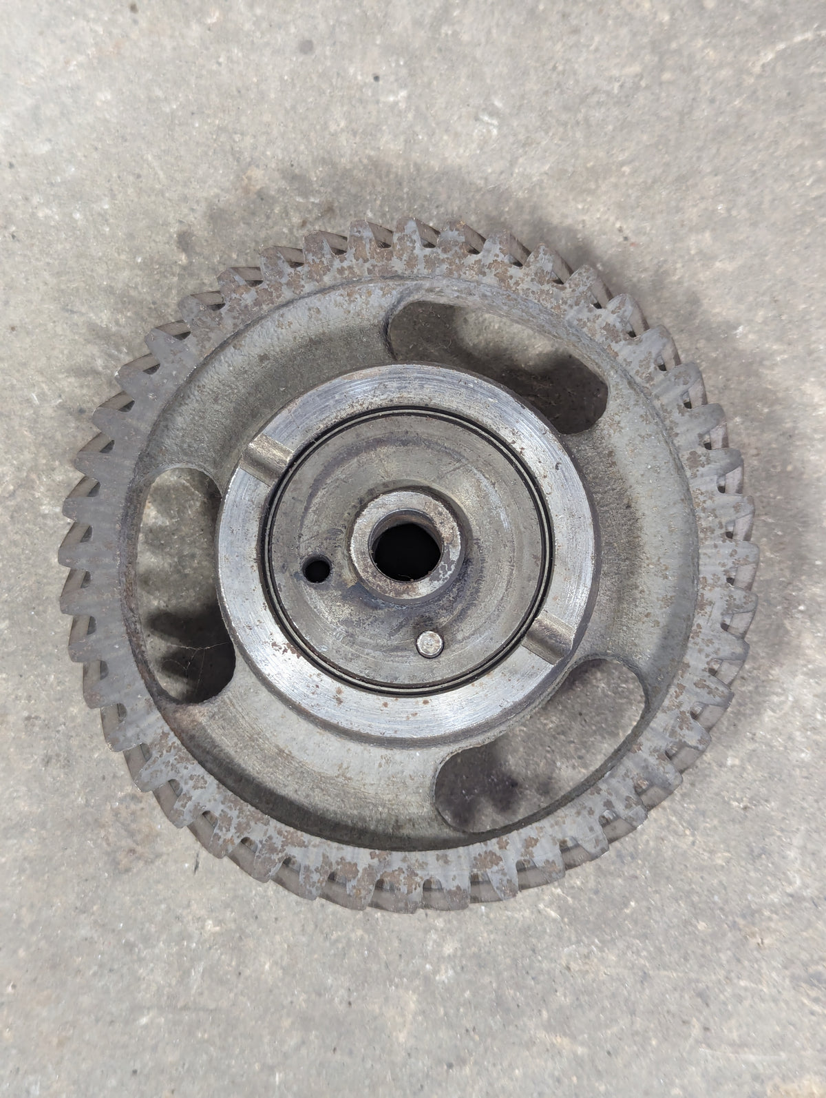 Idler Gear & Hub IH International 367577R1 530973R1 USED