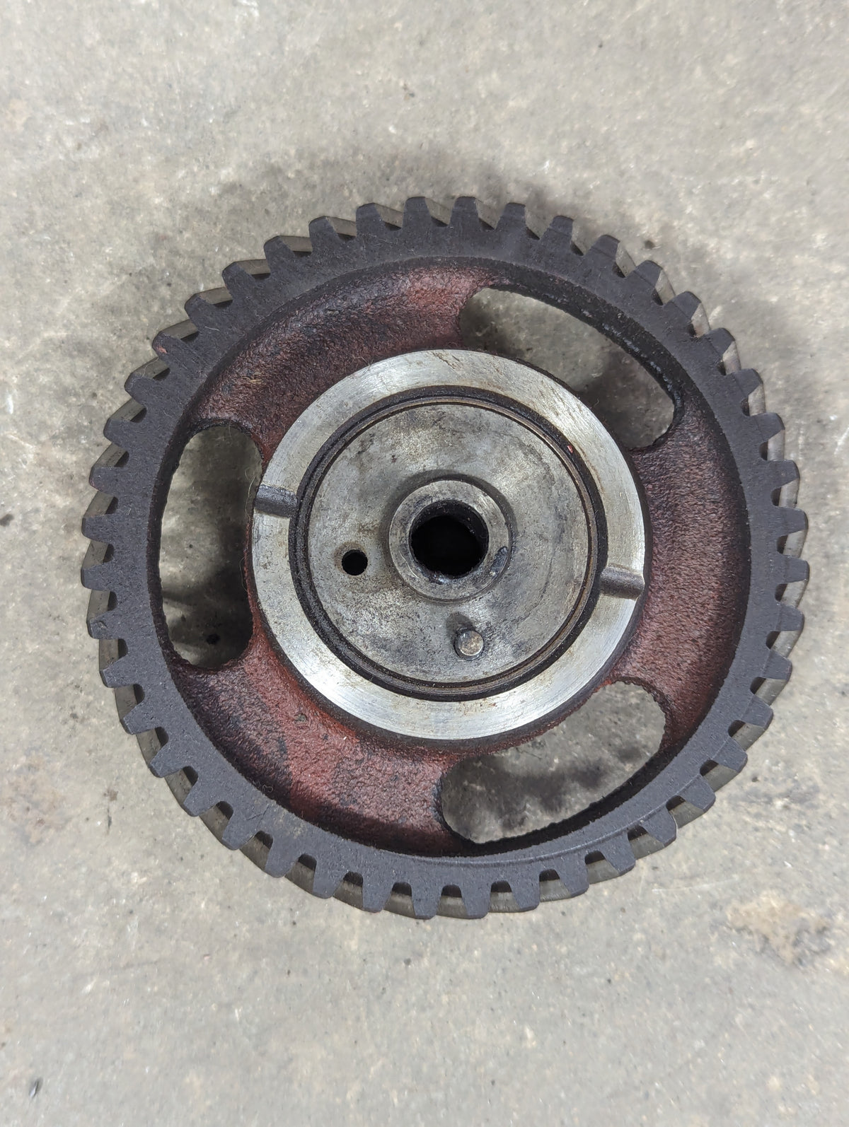 Idler Gear & Hub IH International 367577R1 530973R1 USED