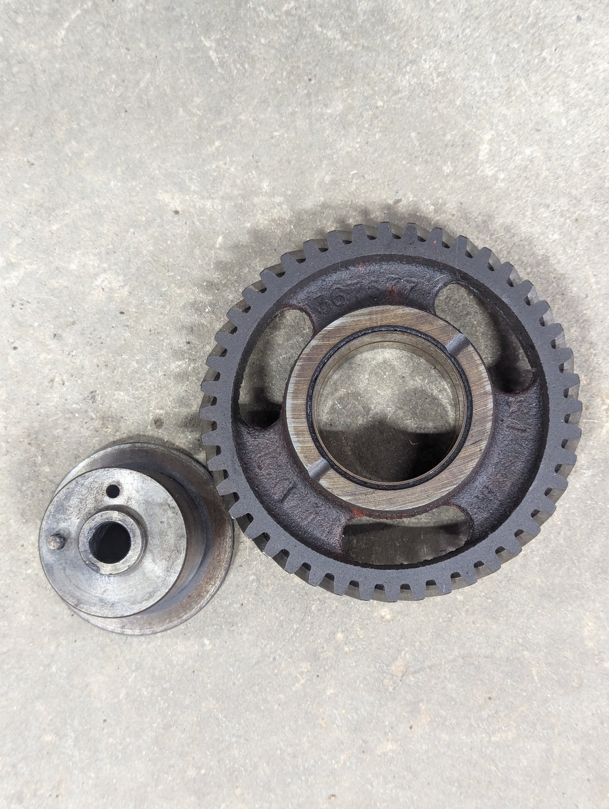 Idler Gear & Hub IH International 367577R1 530973R1 USED