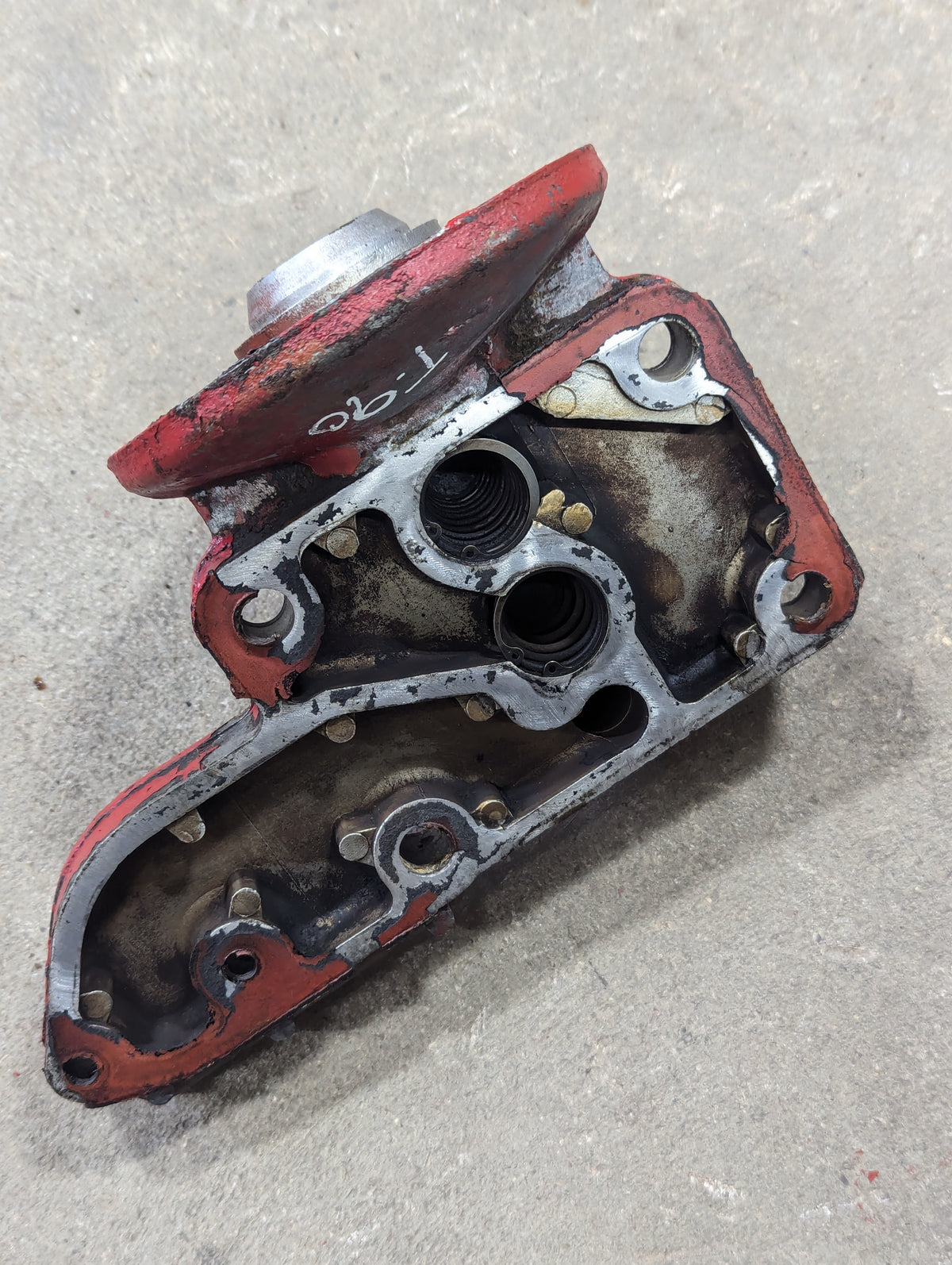 Oil Filter Assembly IH International 384529R1 384523R12 USED