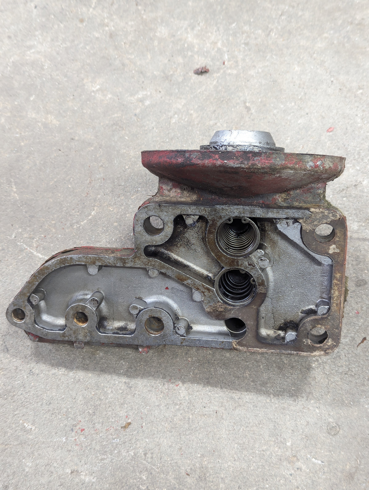 Oil Filter Assembly IH International 384529R1 384523R12 USED