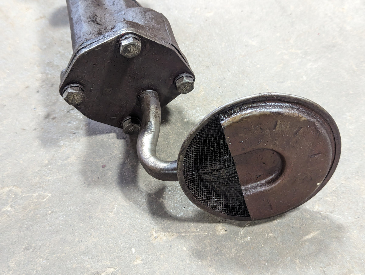 Oil Pump IH International 308366R91 379138R91 USED