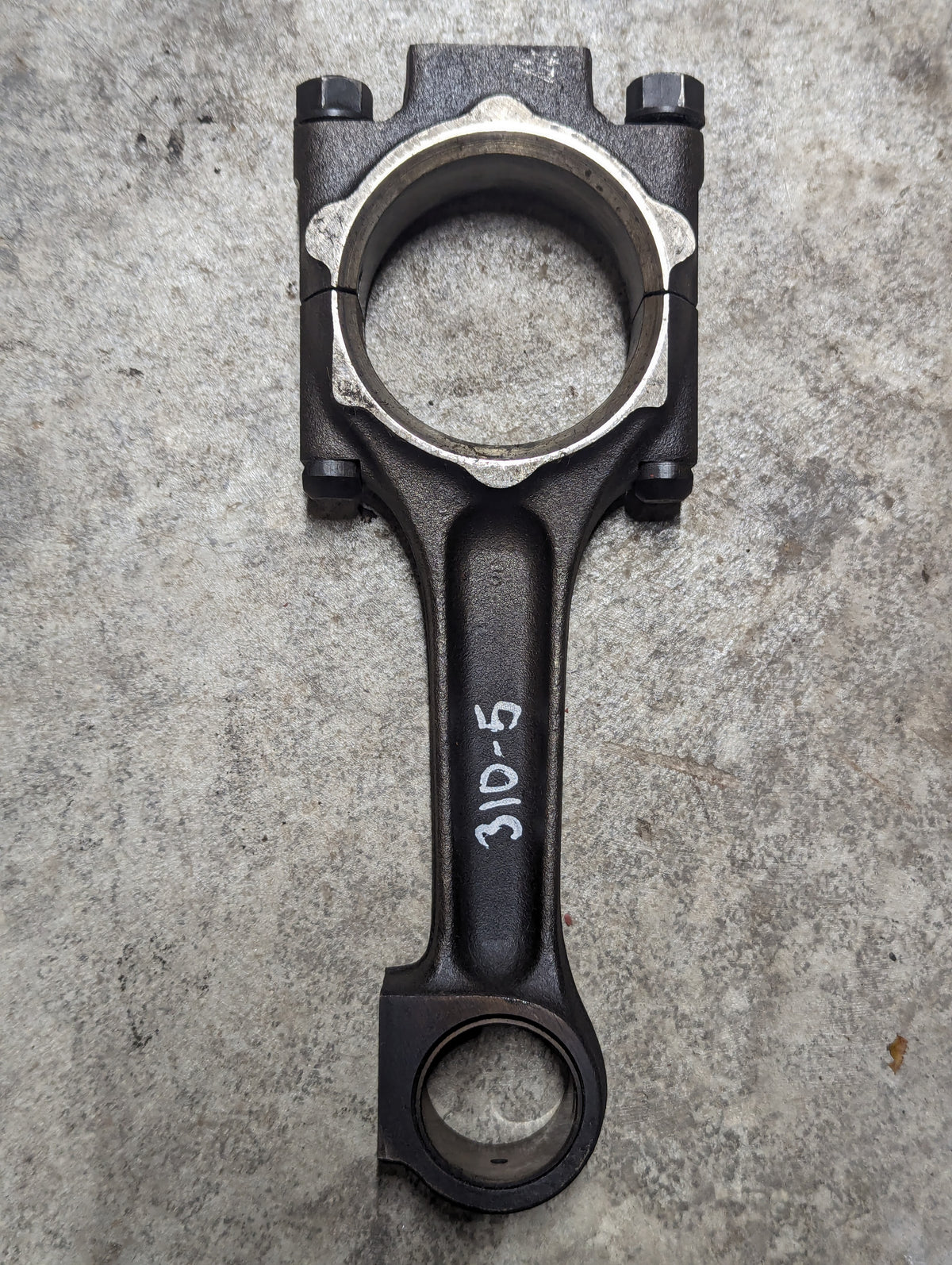 Connecting Rod IH International 3055029R24 1967029C1 USED
