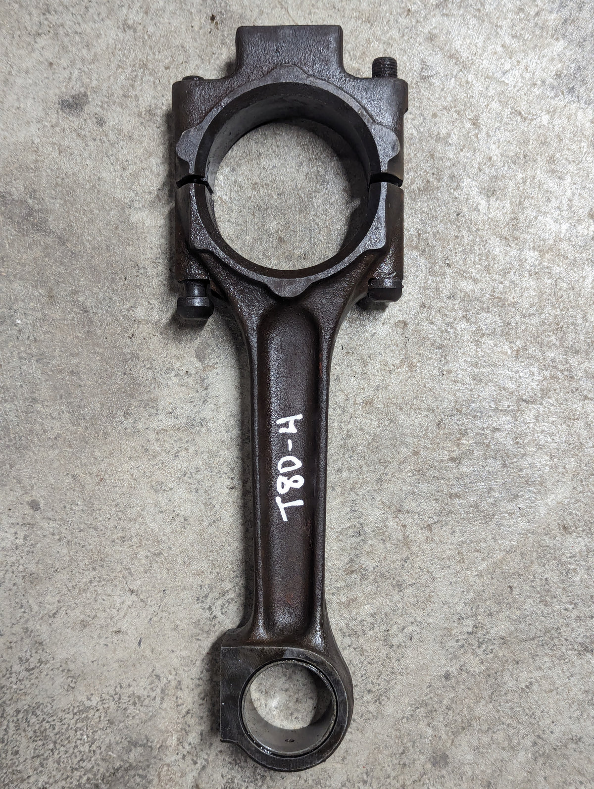 Connecting Rod IH IH International 1967032C1 3055030R24 USED