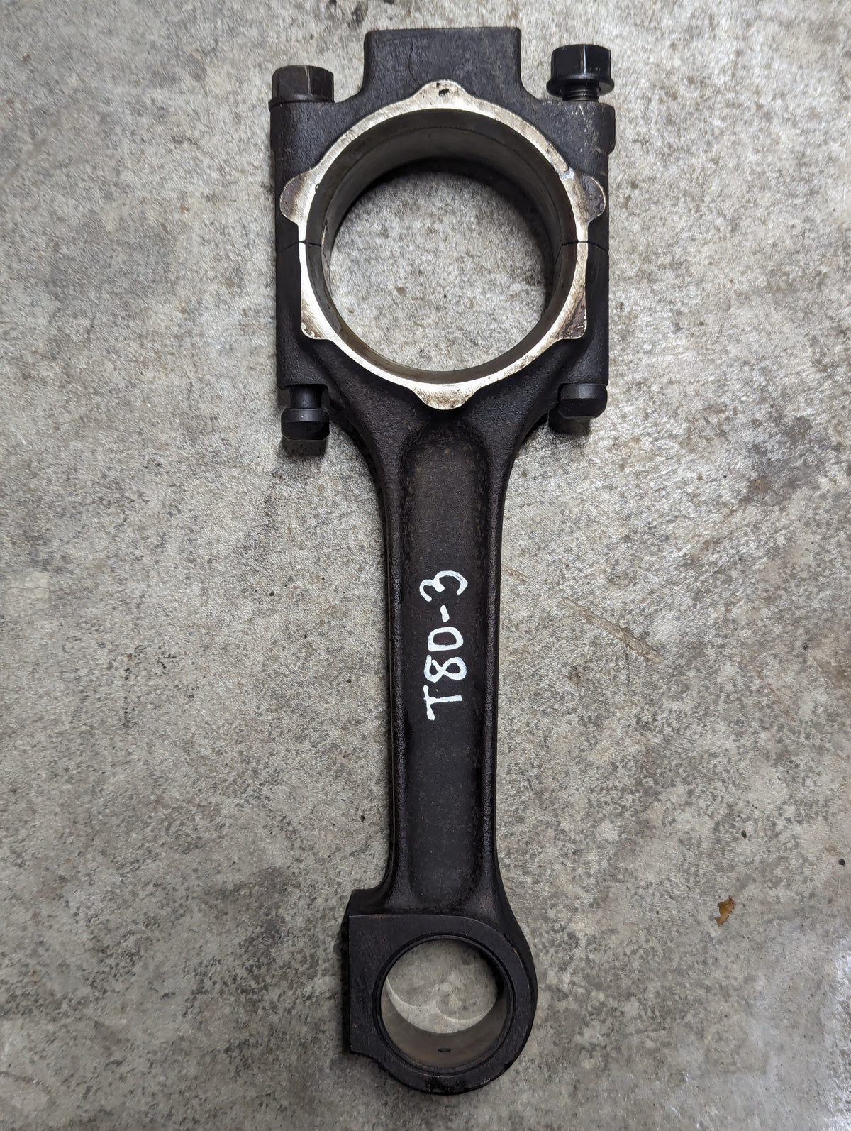 Connecting Rod IH IH International 1967032C1 3055030R24 USED