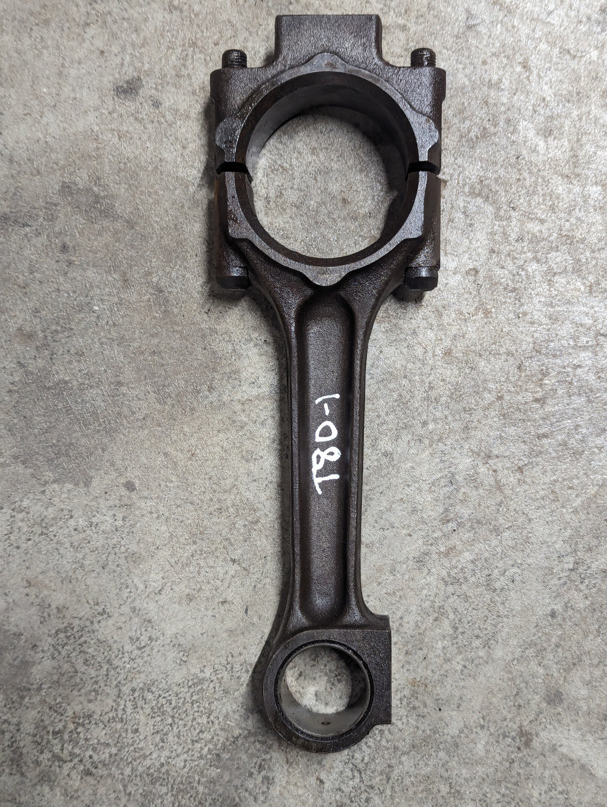 Connecting Rod IH IH International 1967032C1 3055030R24 USED