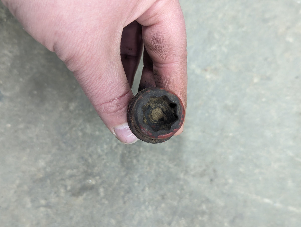 Cylinder Head Bolt IH International 601782C1 USED