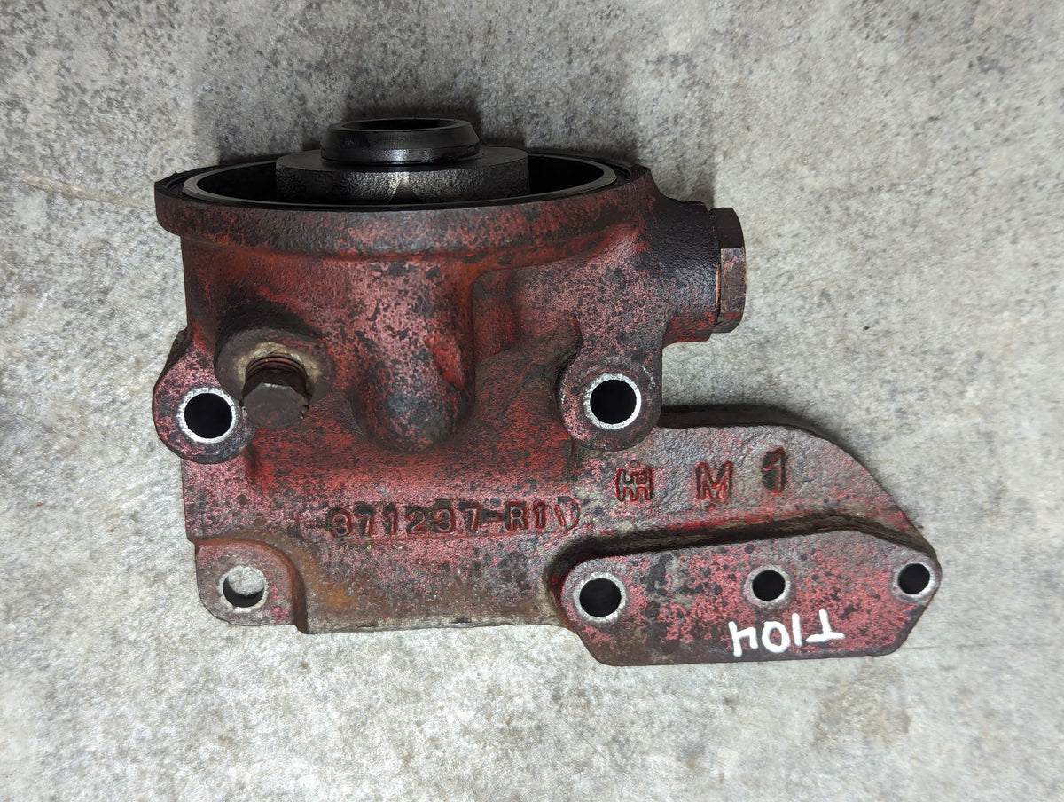 Oil Filter Base IH International 371237R11 USED