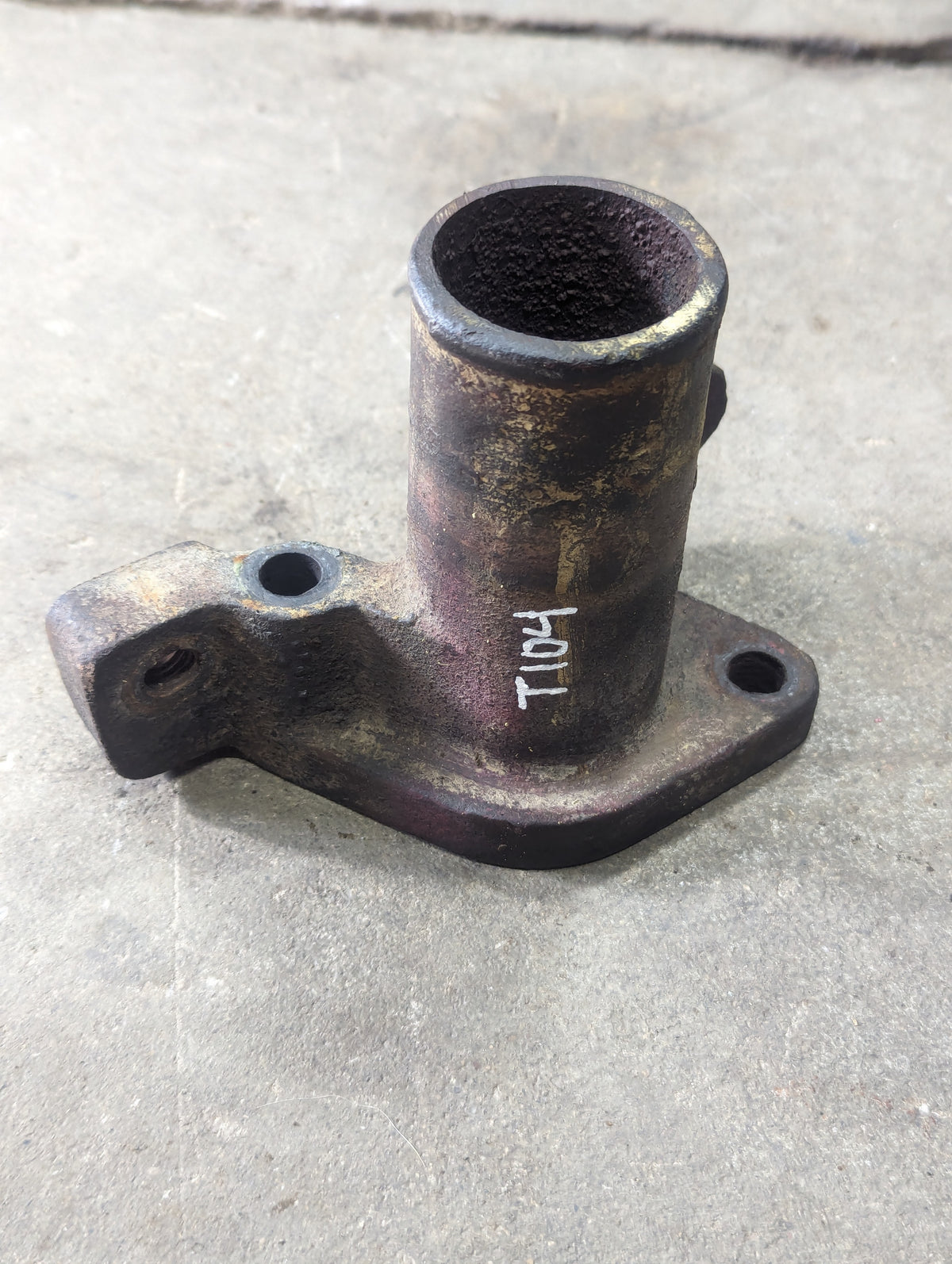 Thermostat Housing Water Outlet IH International 368504R1 USED