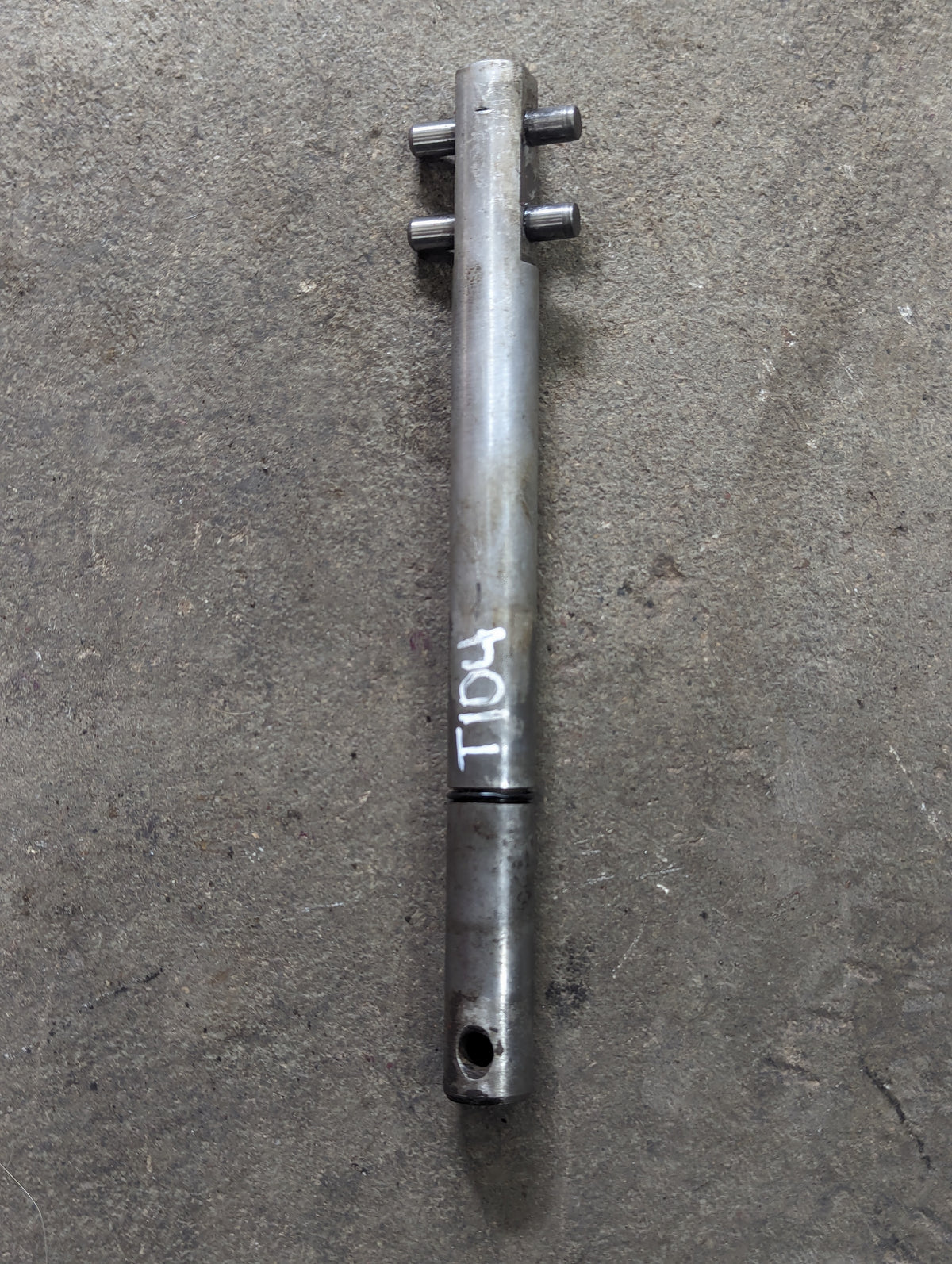 Park Lock Actuating Shaft IH International 384096R11 USED