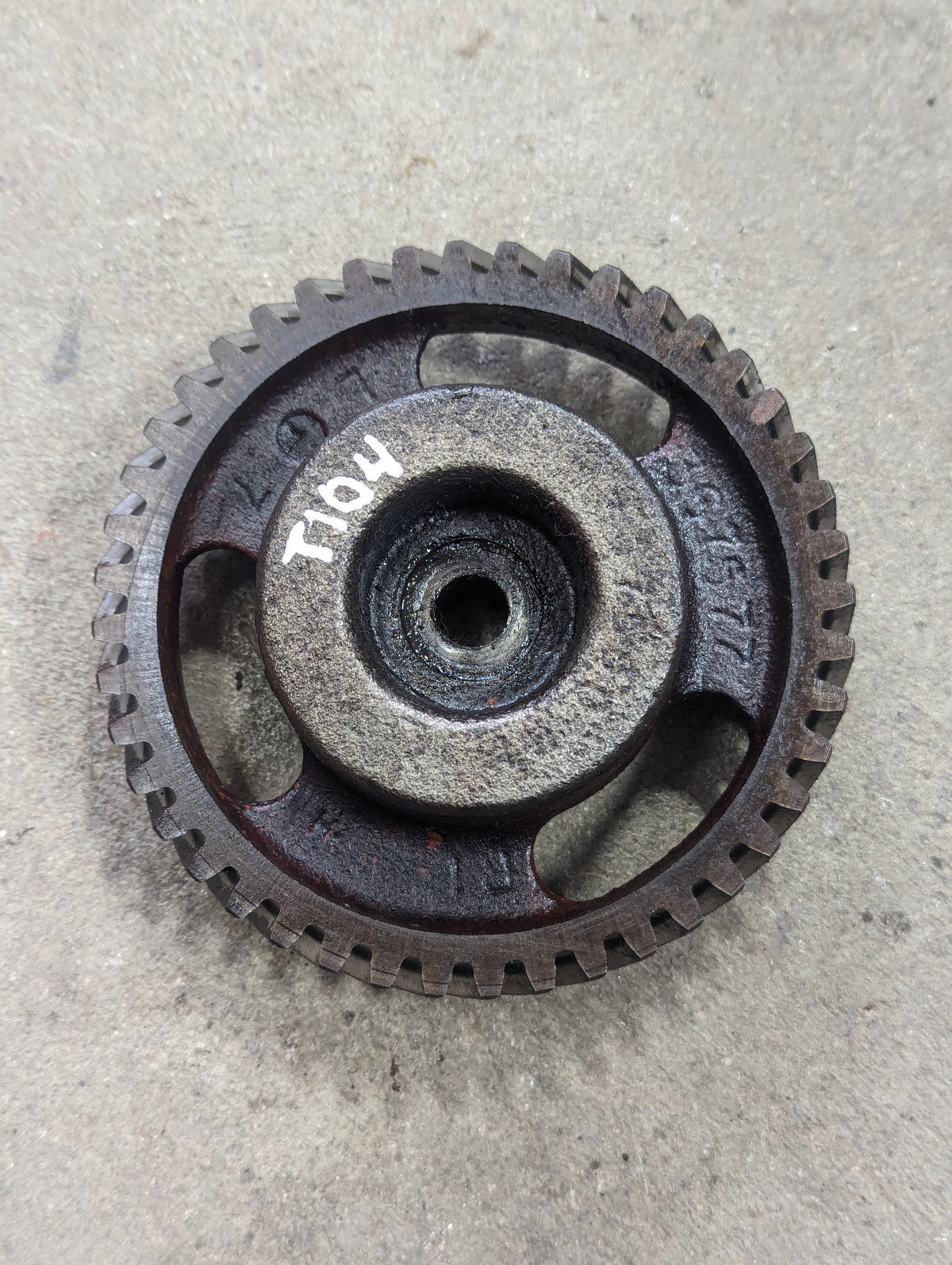 Idler Gear & Hub IH International 367577R1 530973R1 USED