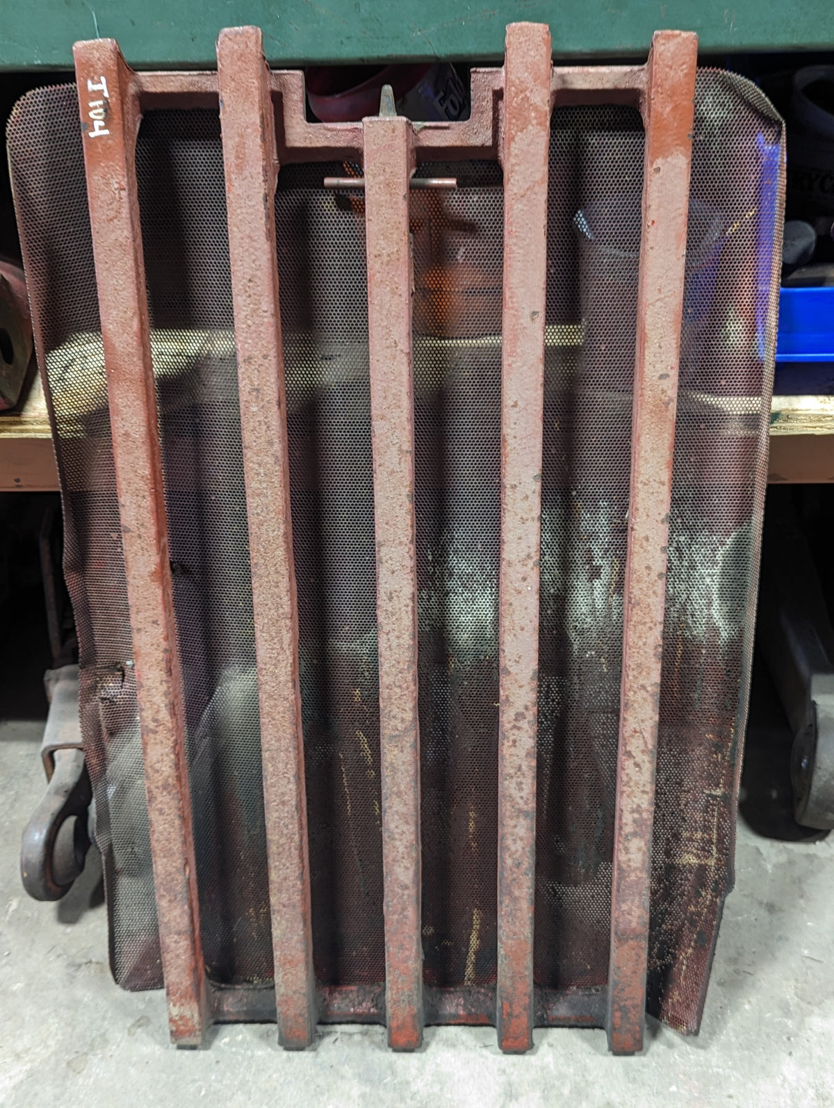 Radiator Grille IH International 384122R1 USED