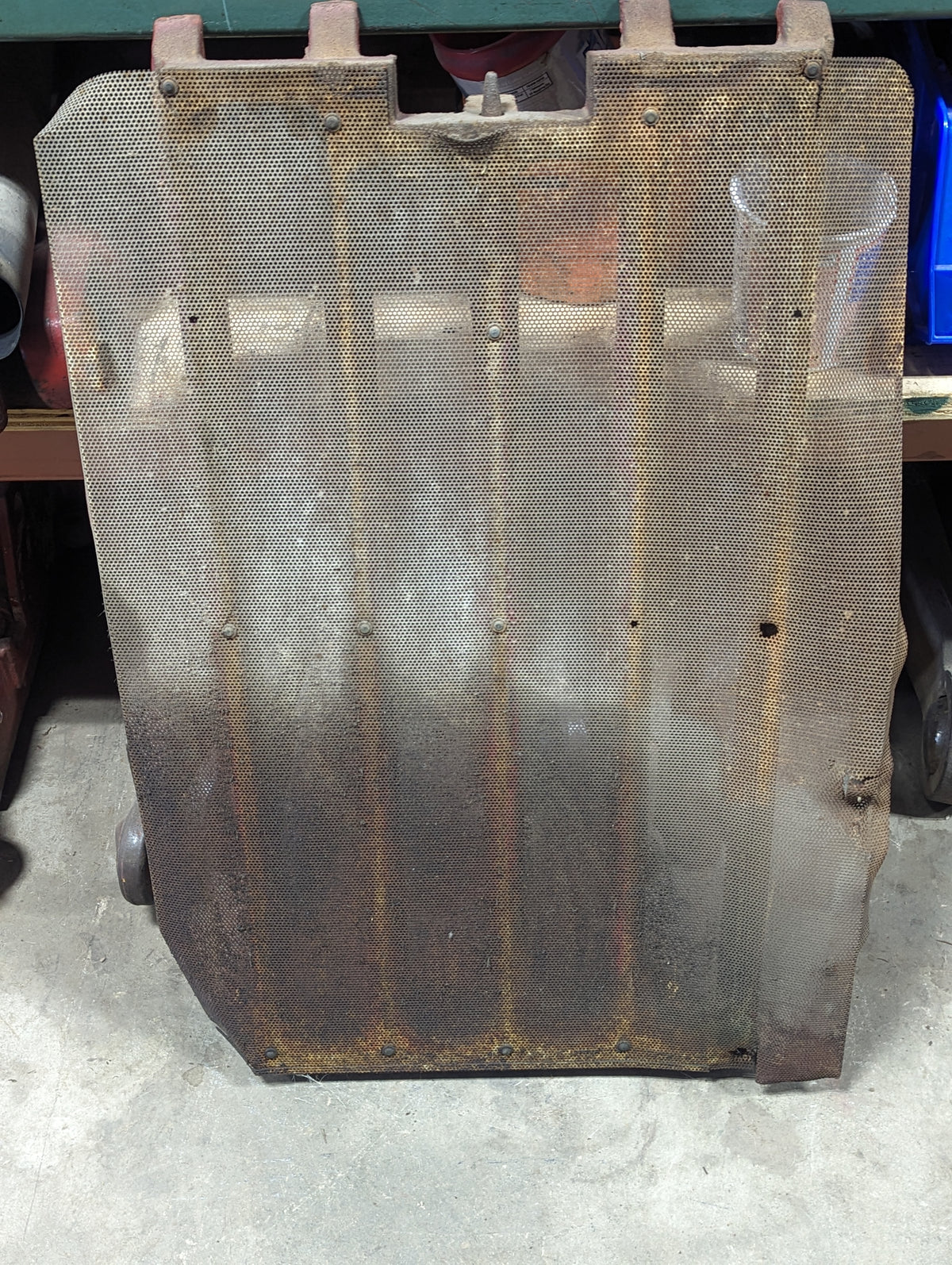 Radiator Grille IH International 384122R1 USED