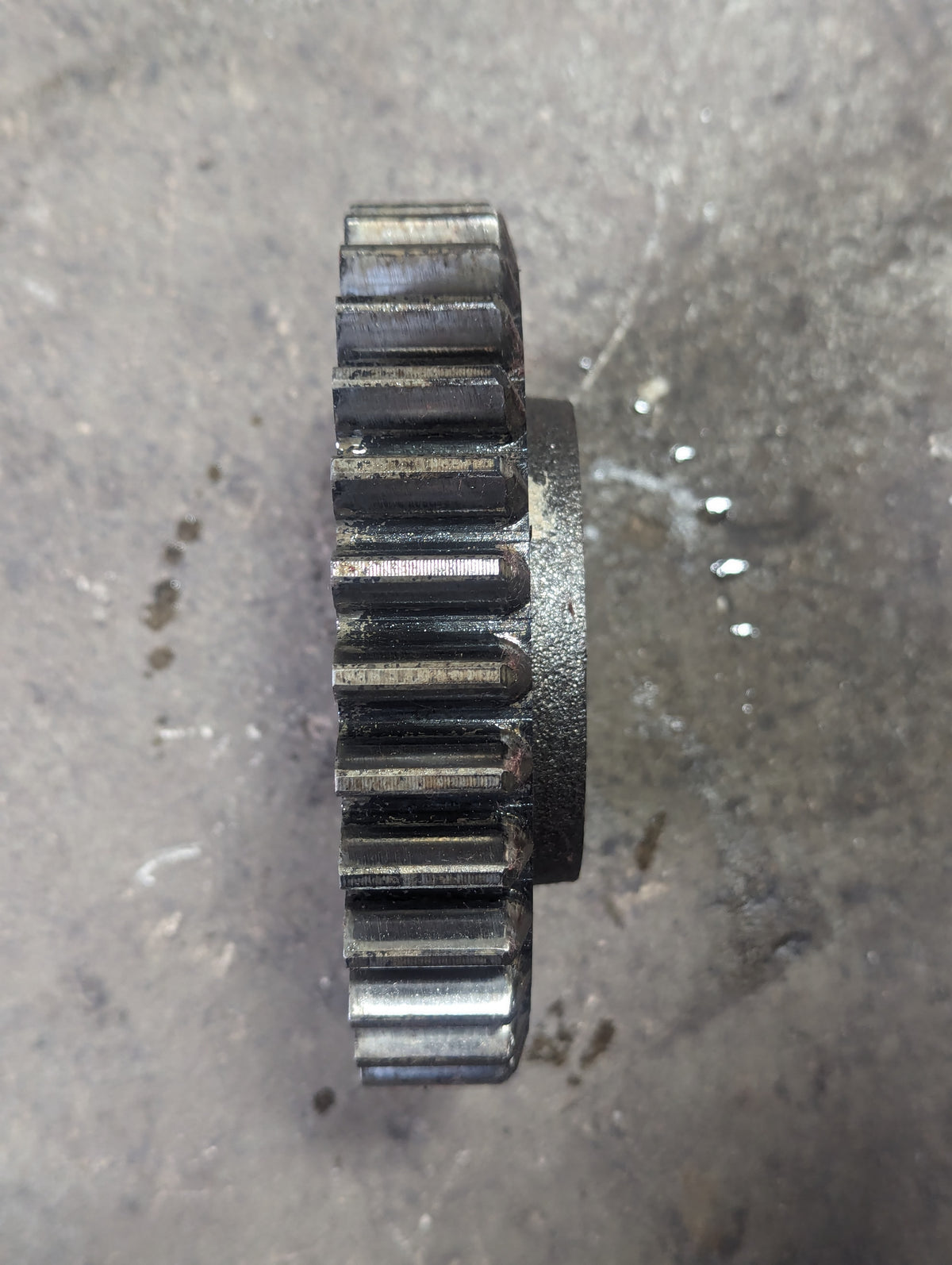 2nd Speed Drive Gear IH International 380088R1 390258R1 USED