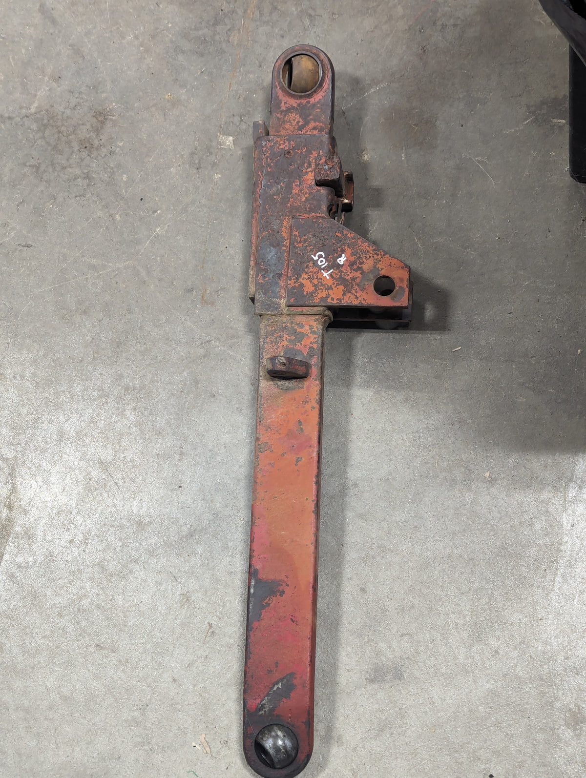 Cat 2 Right Lower Link Hitch Arm IH International 398252R92 398372R11 USED