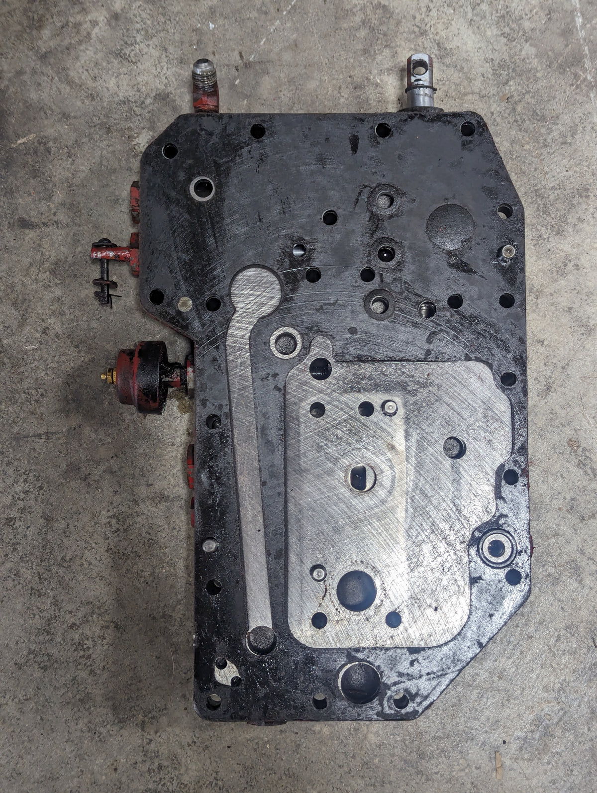 MCV Multiple Control Valve IH International 533361R92 USED