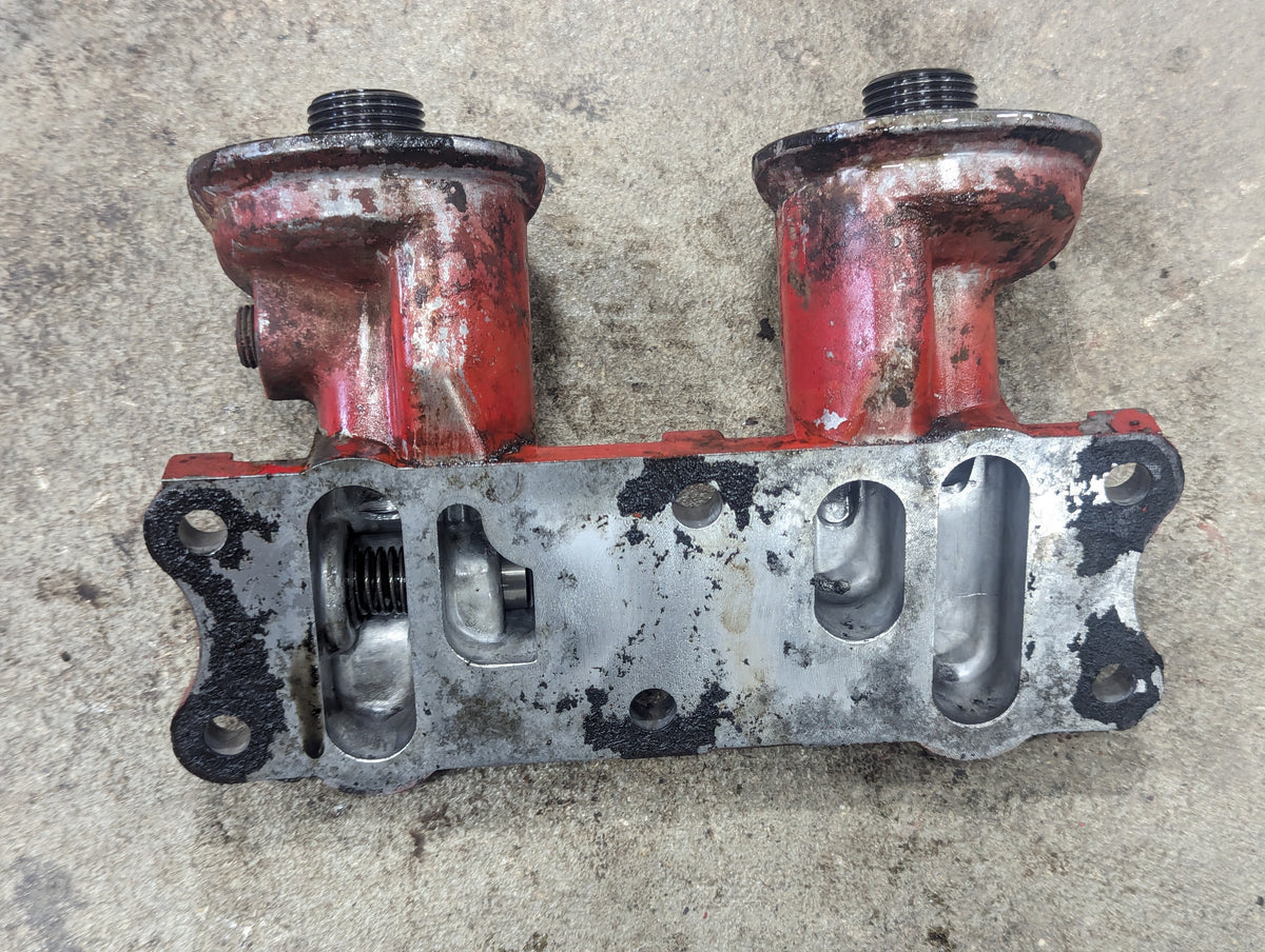 Oil Filter Base IH International 675358C1 USED