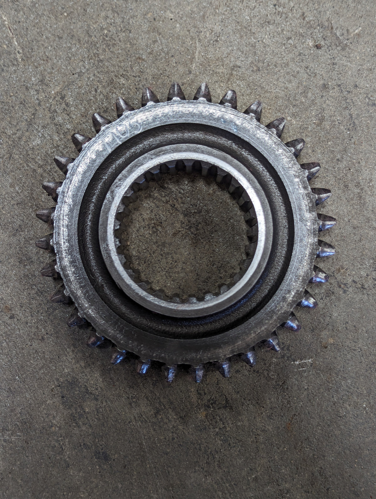 2nd Speed Drive Gear IH International 528672R1 USED