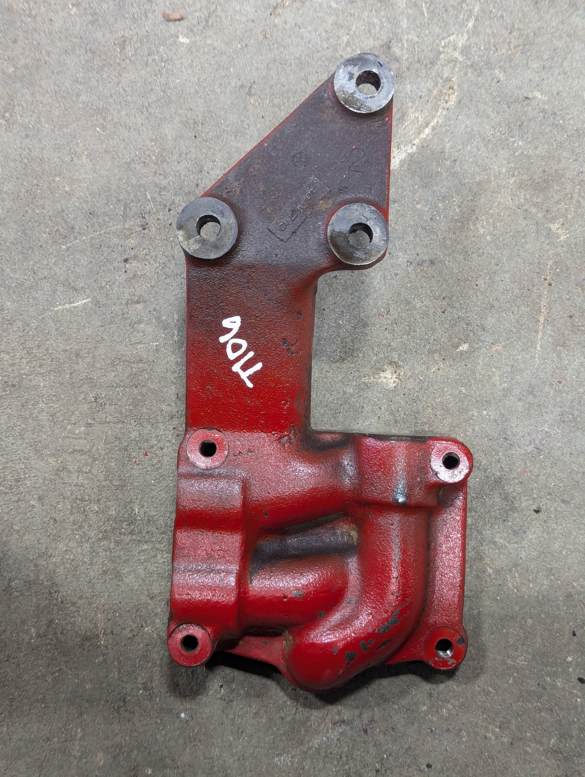 Auxiliary Valve Mounting Bracket IH International 104573C1 USED