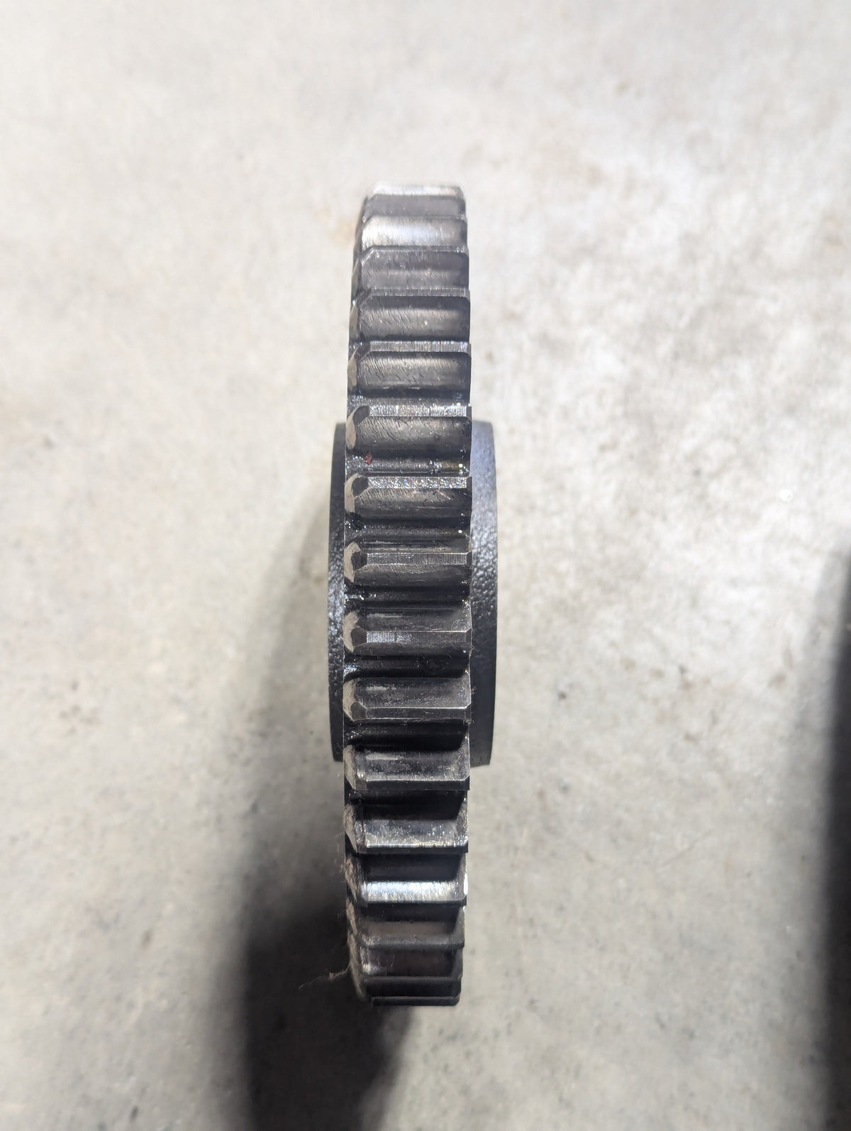 3rd Speed Driving Gear IH International 528671R1 USED