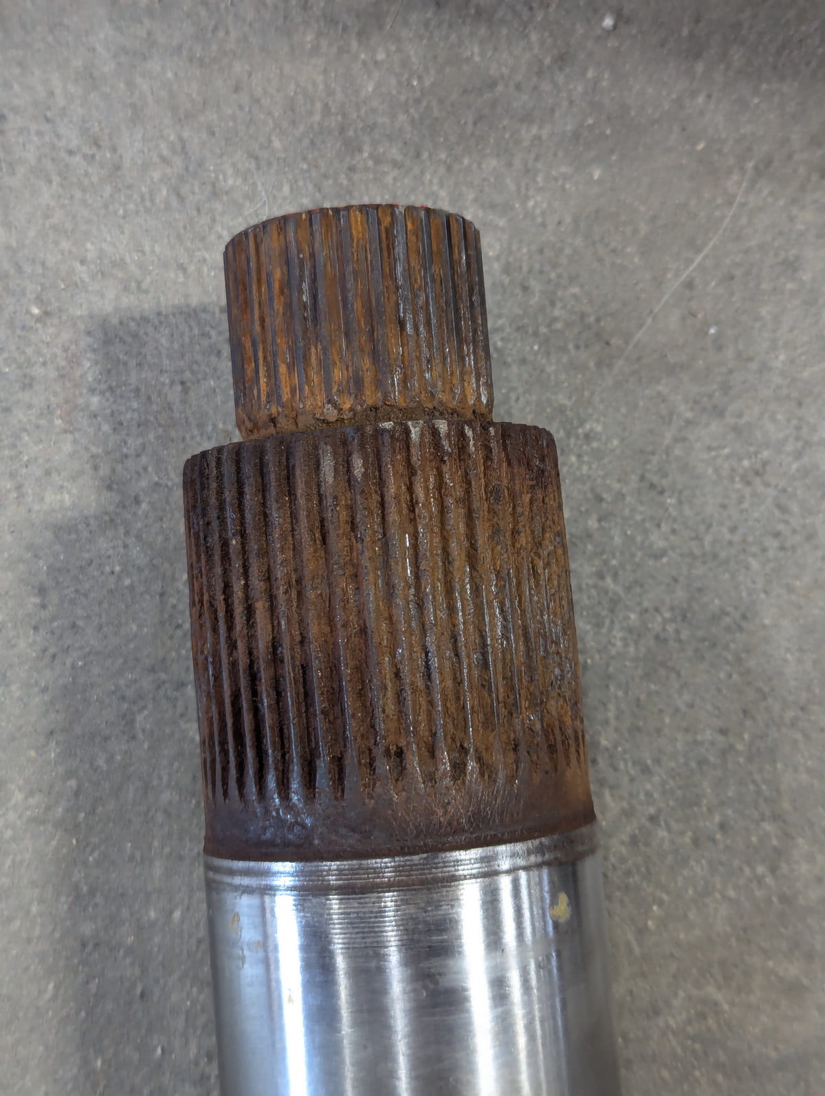 Crank Arm Shaft & Torsion Spring IH International 71386C1 71385C1 USED