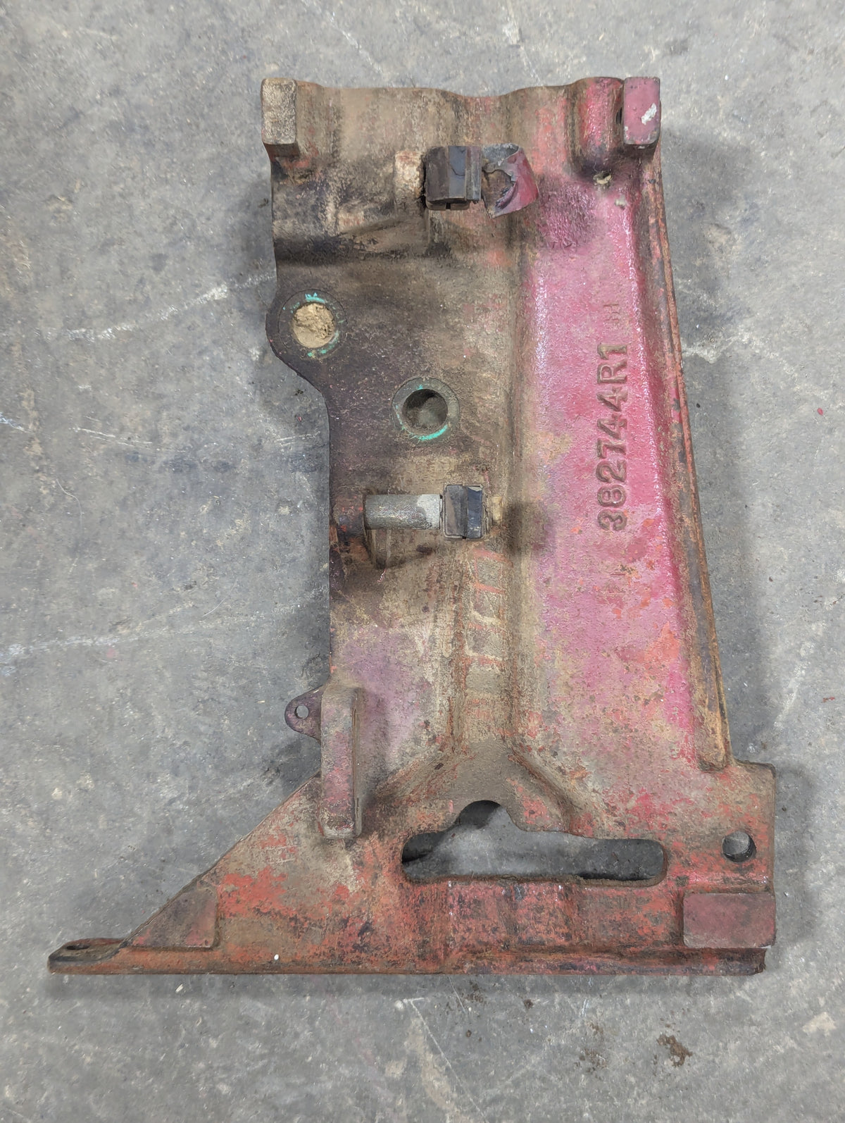 Right Gear Selector Support IH International 382744R1 USED